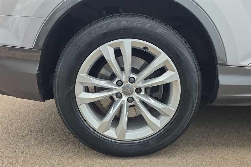 Audi Q7 view 40