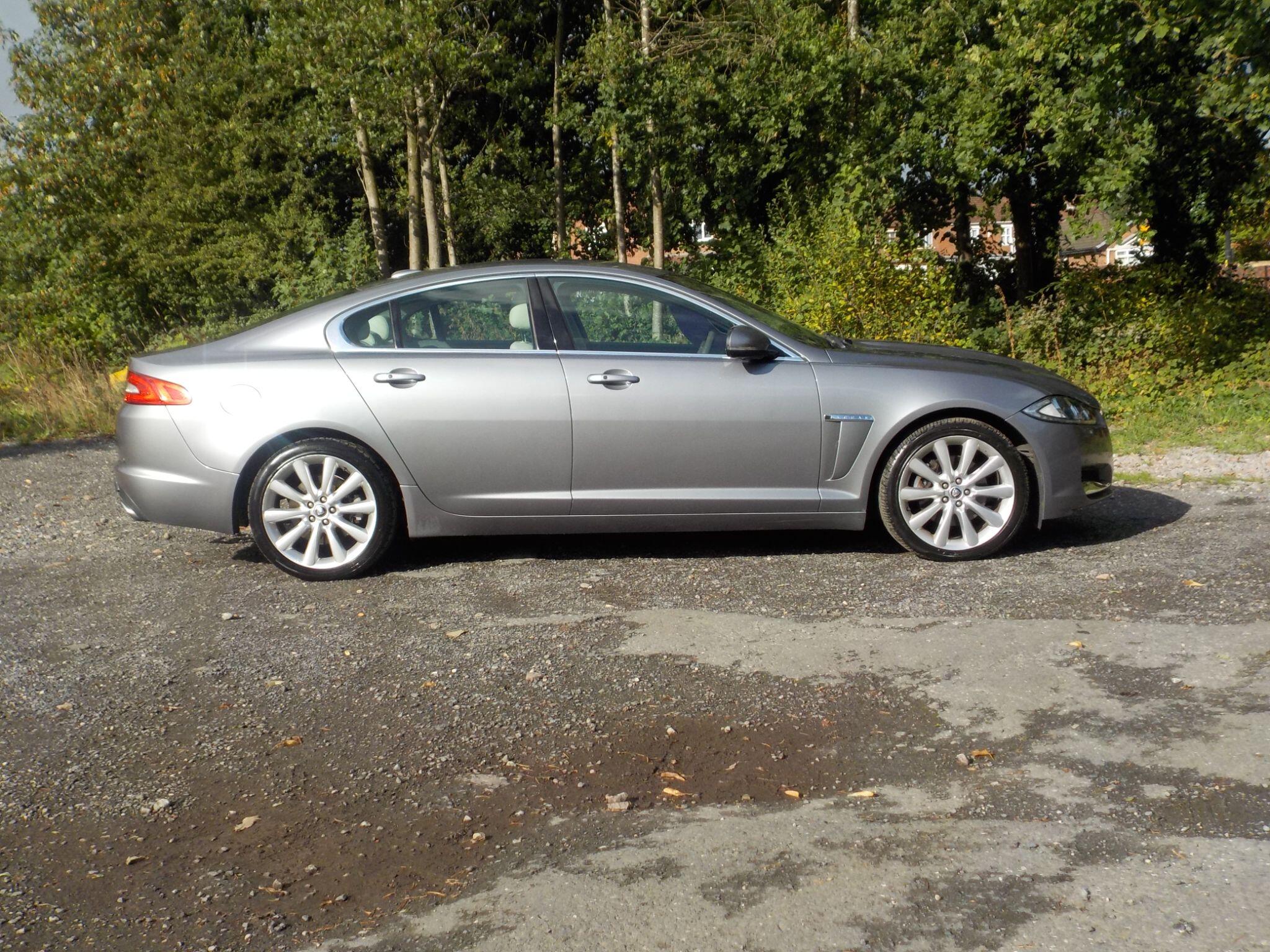 Jaguar XF 3.0d V6 Premium Luxury Auto Euro 5 4dr