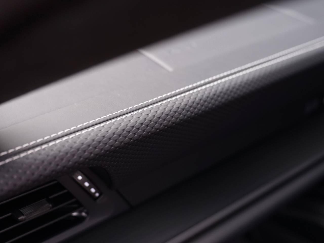 Porsche 911 view 46