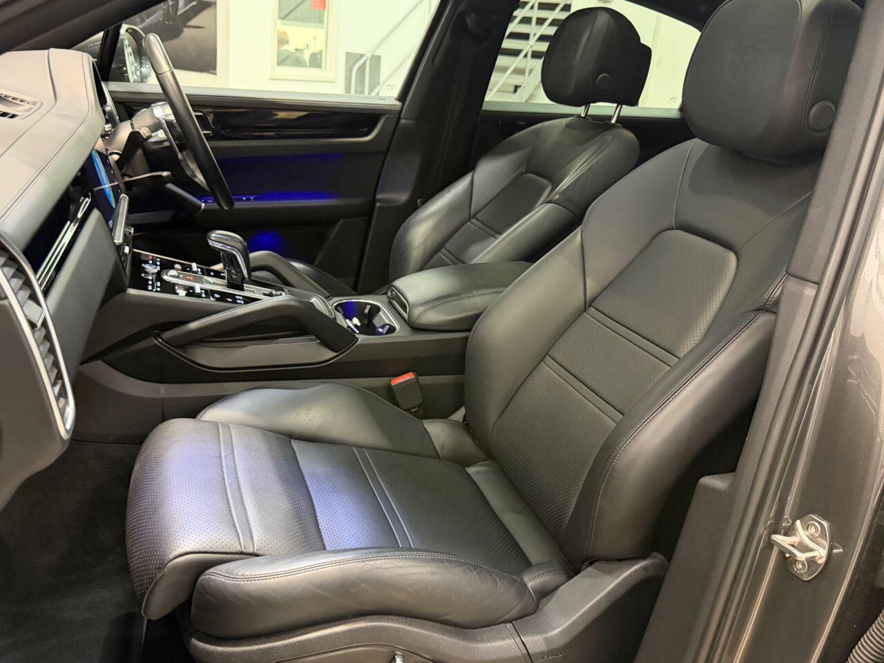 Porsche Cayenne view 42