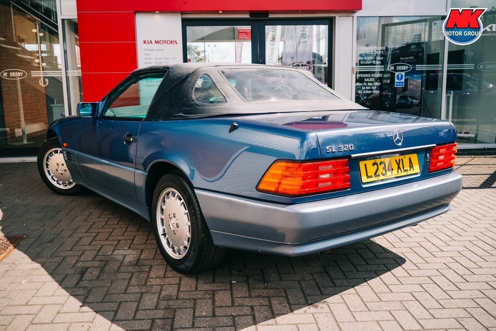 Mercedes-Benz SL view 27