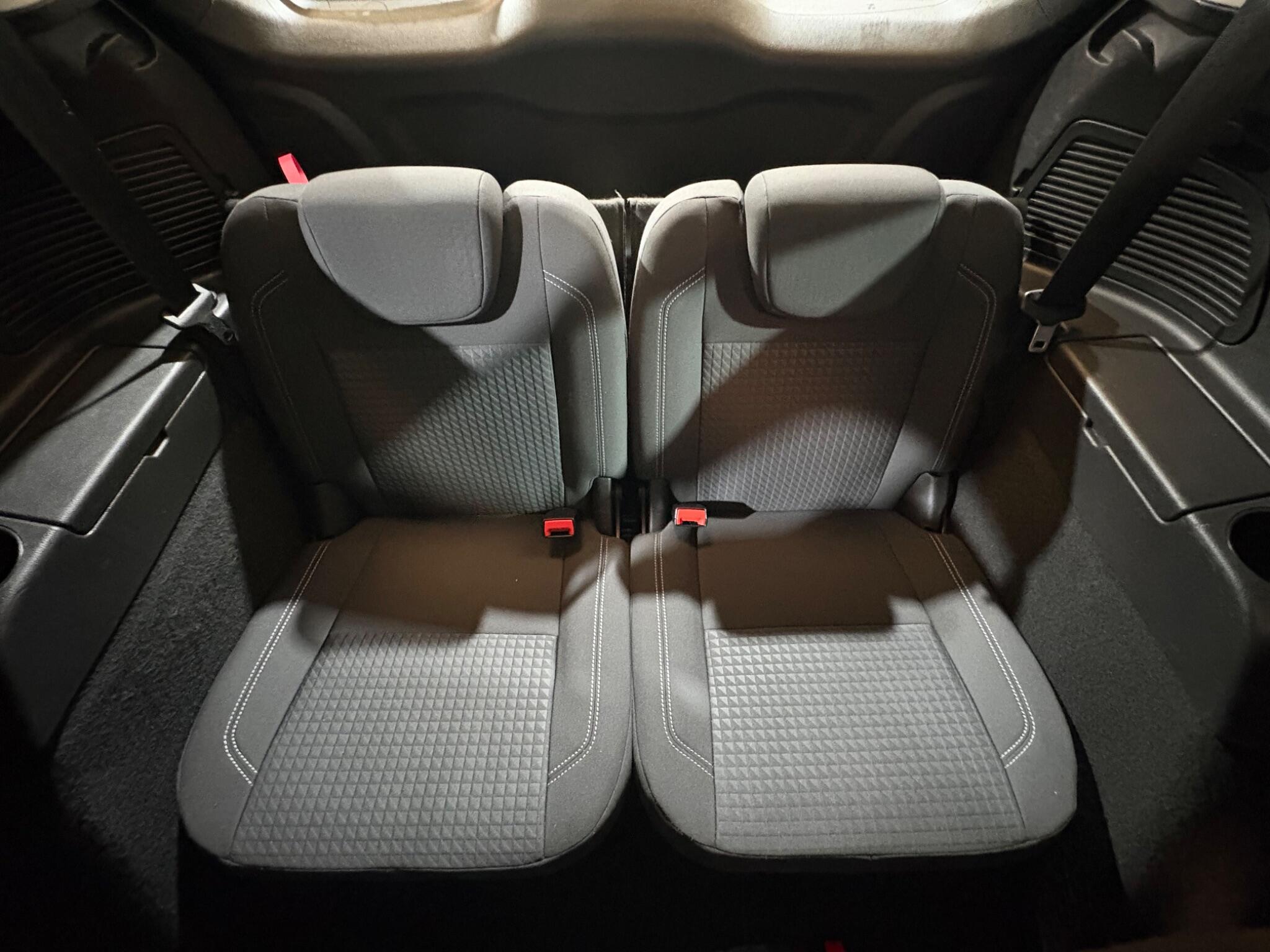 Ford Grand C-Max view 9