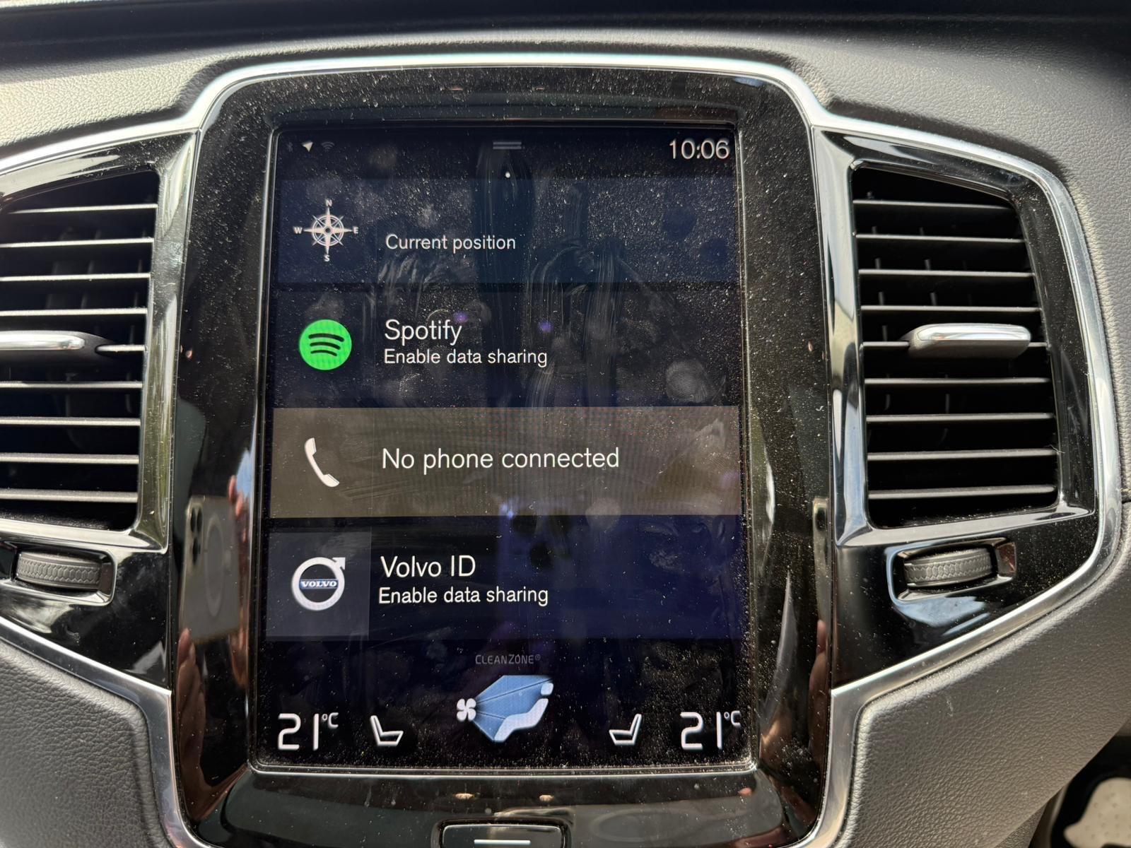 Volvo XC90 view 9