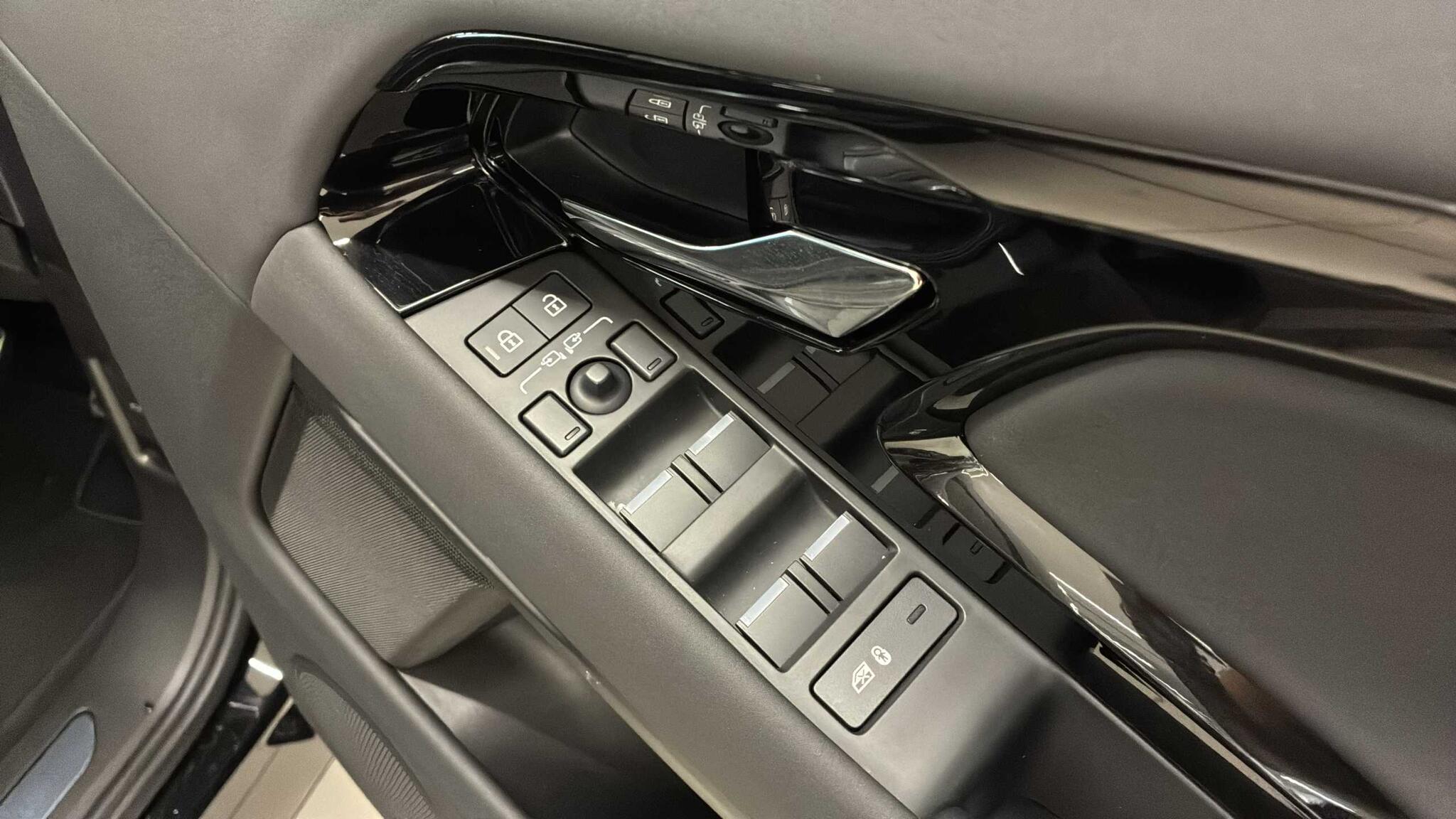 Land Rover Range Rover Evoque view 29