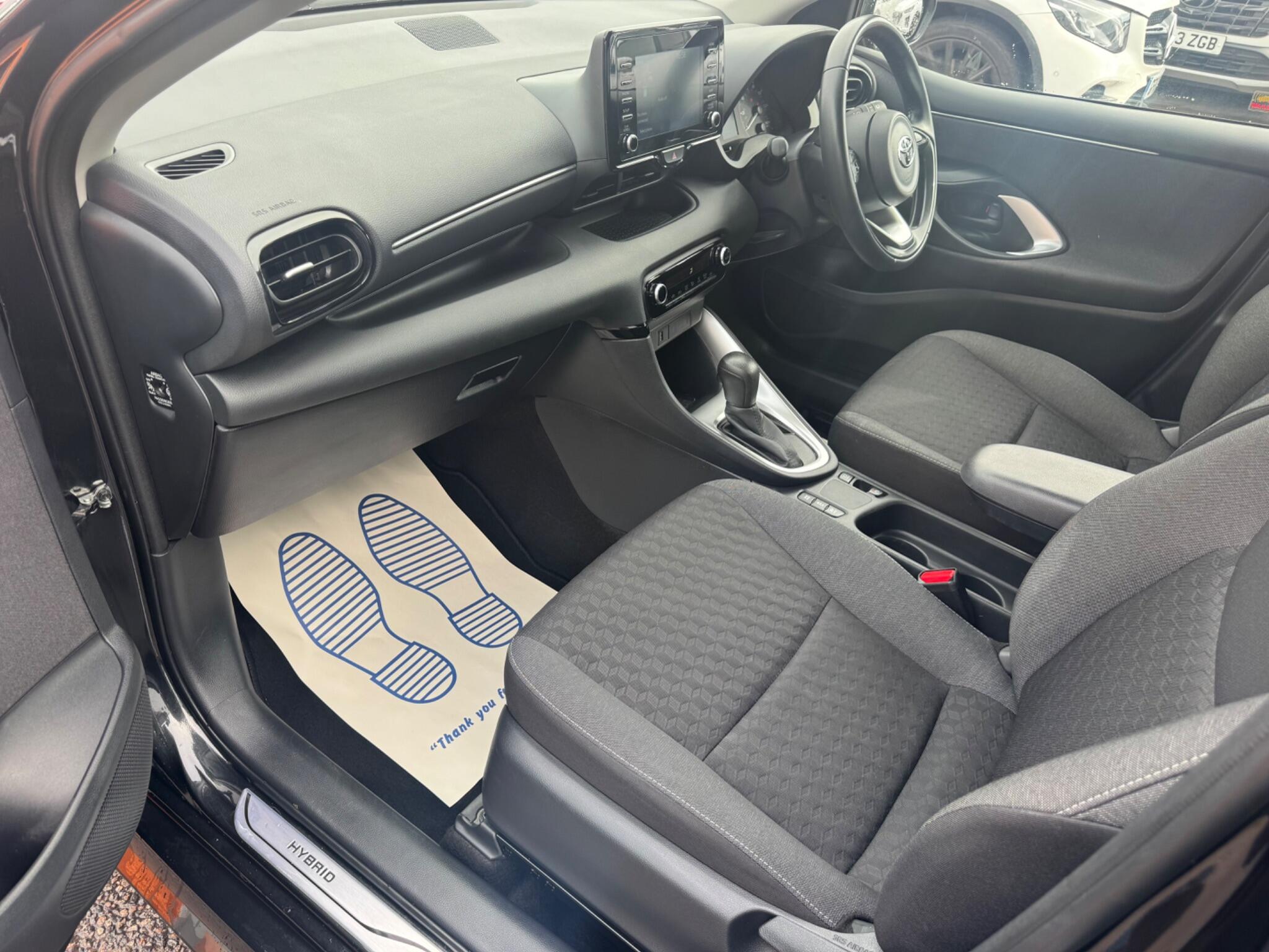 Toyota Yaris view 10