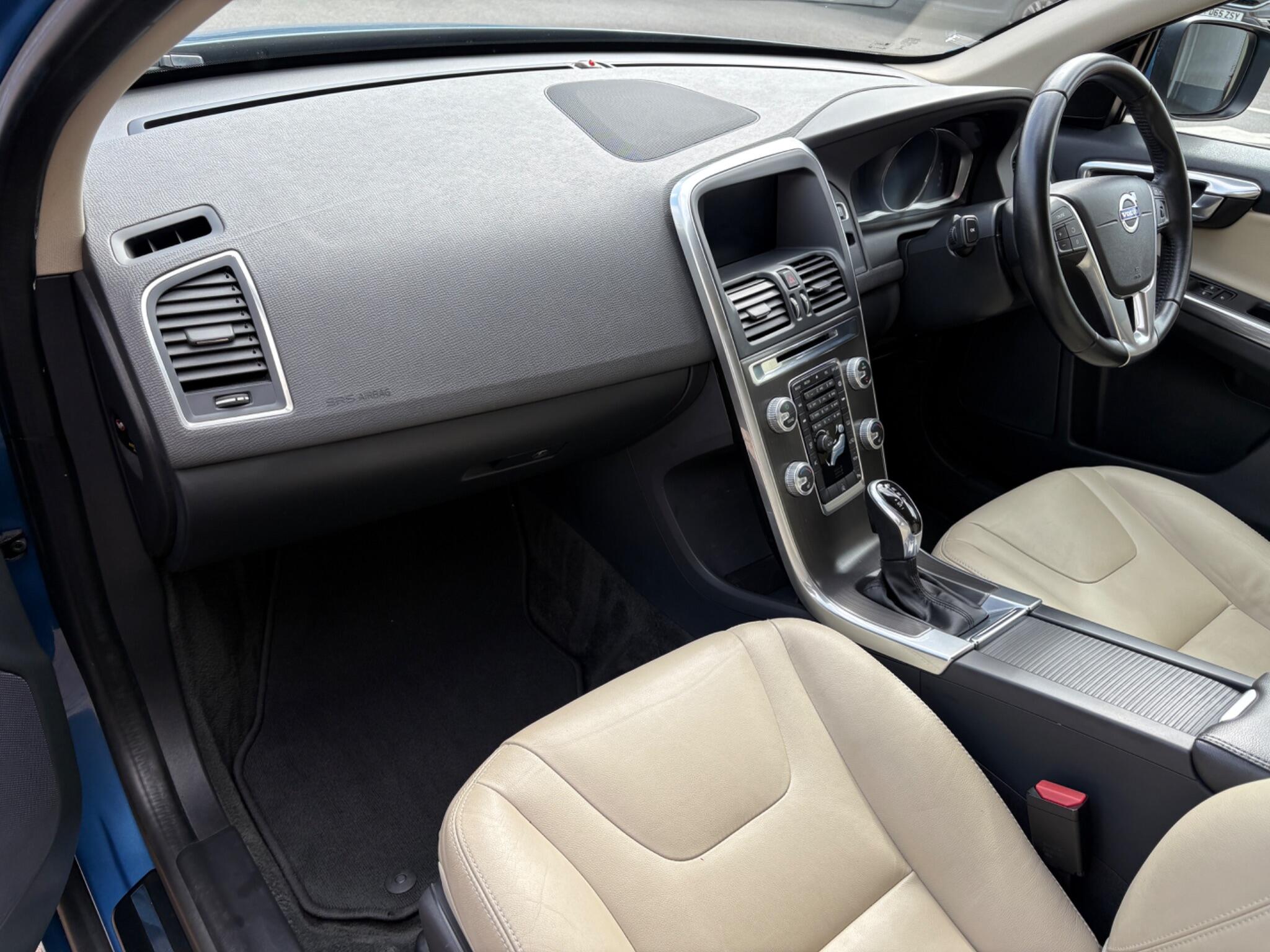 Volvo XC60 view 20