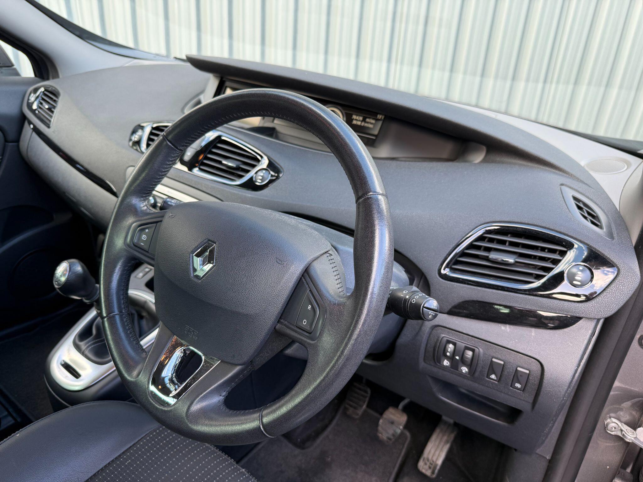 Renault Scenic view 14