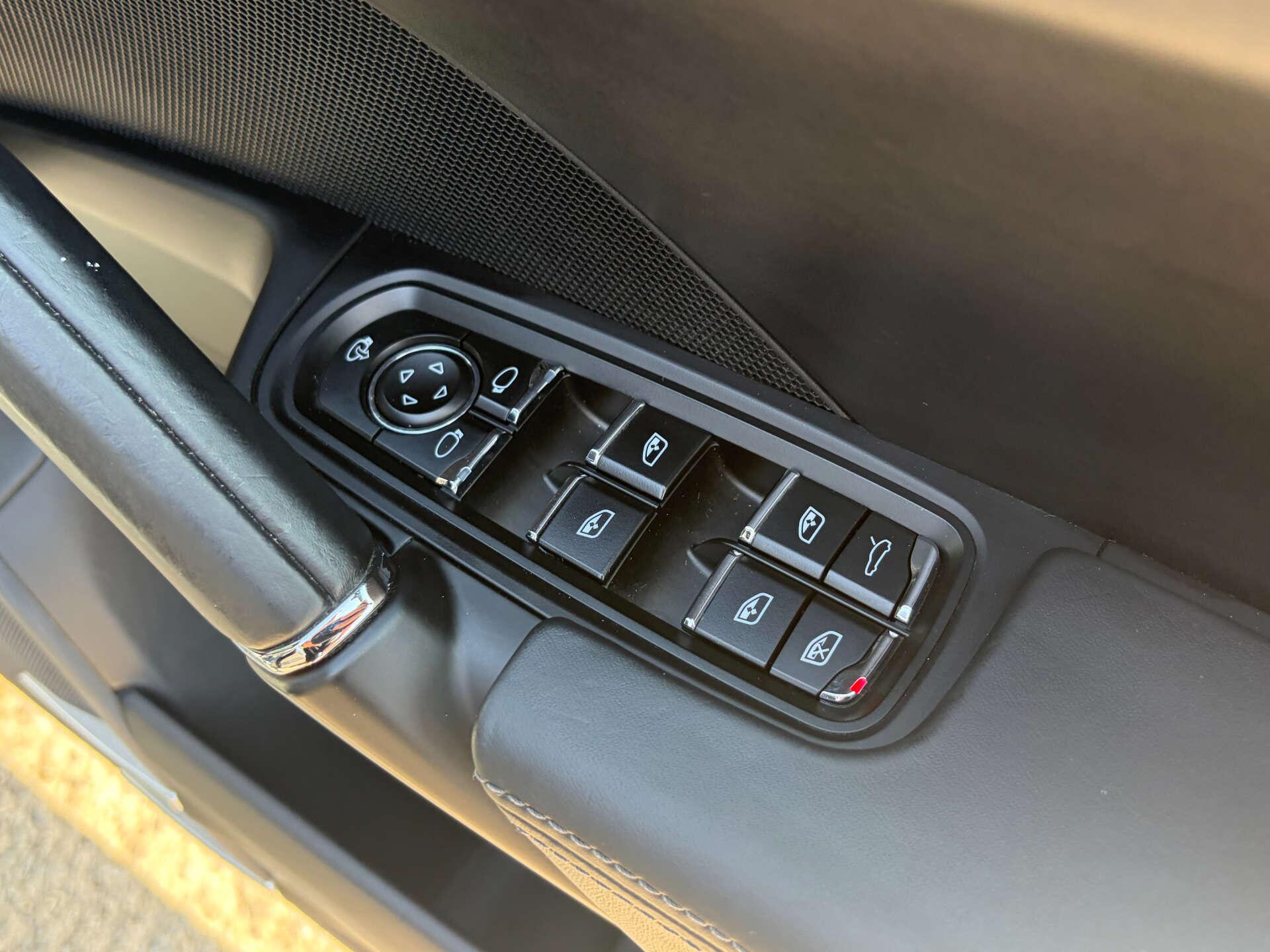 Porsche Cayenne view 42
