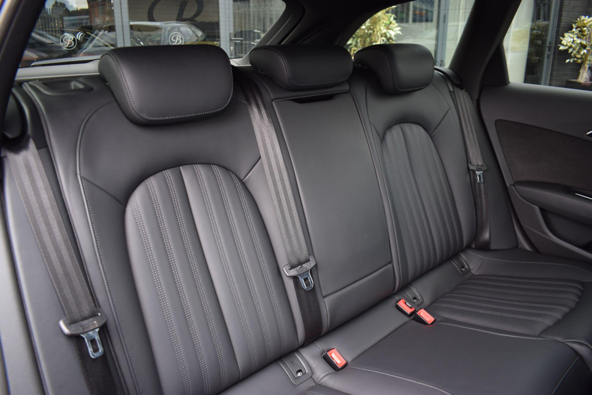 Audi A6 Avant view 27