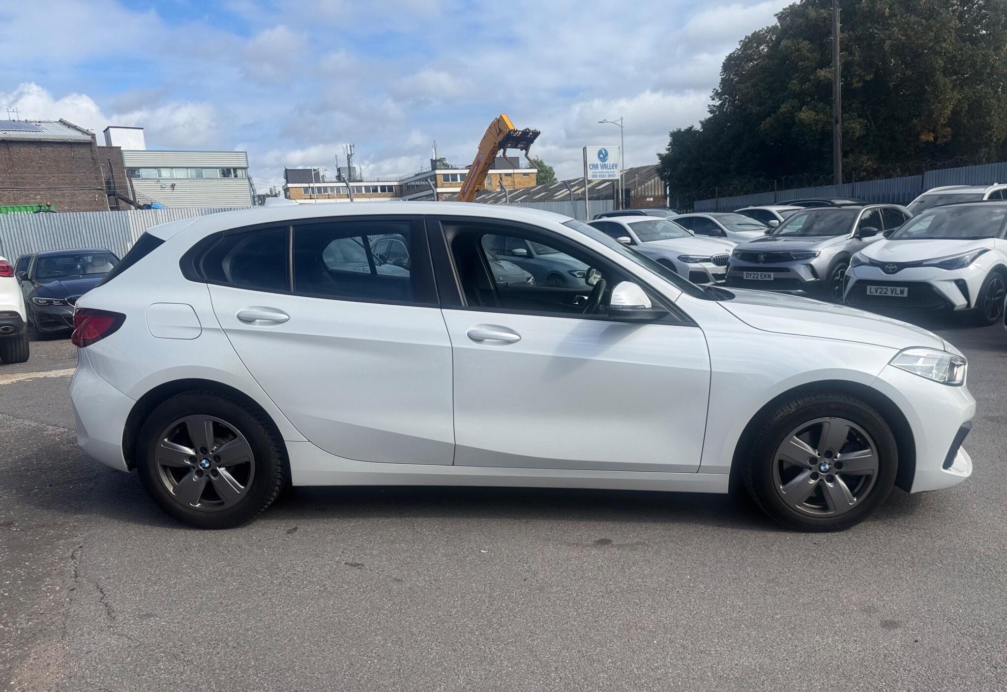 BMW 1 Series view 10