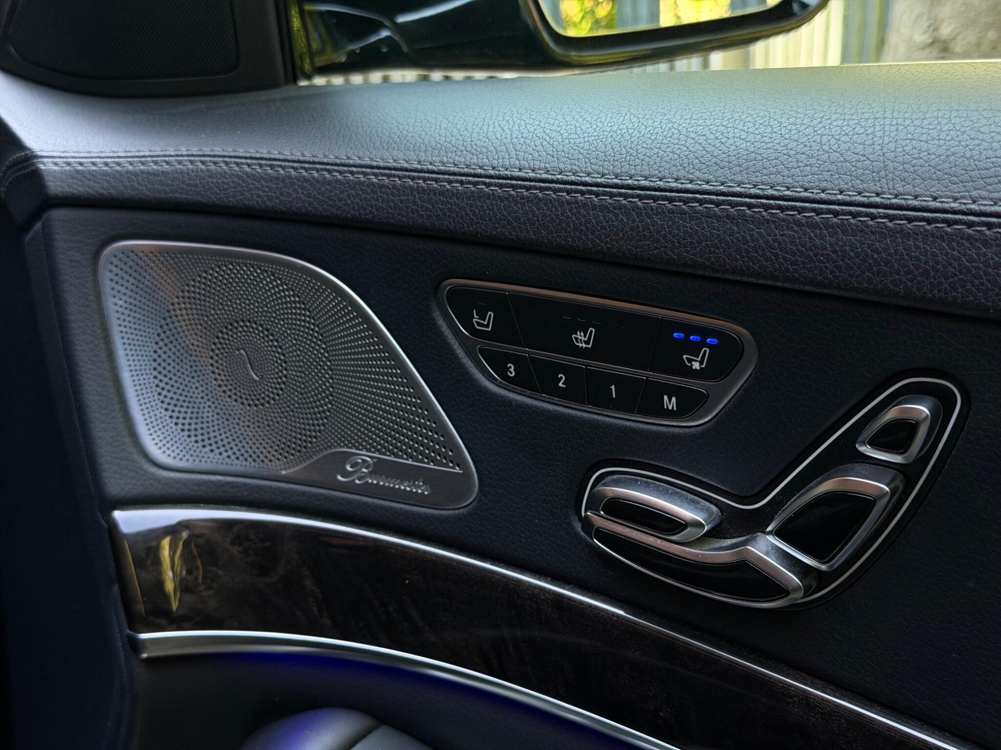 Mercedes-Benz S-Class view 22