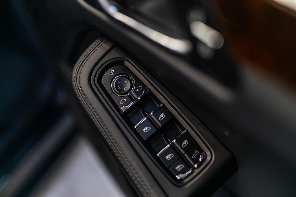 Porsche Macan view 29