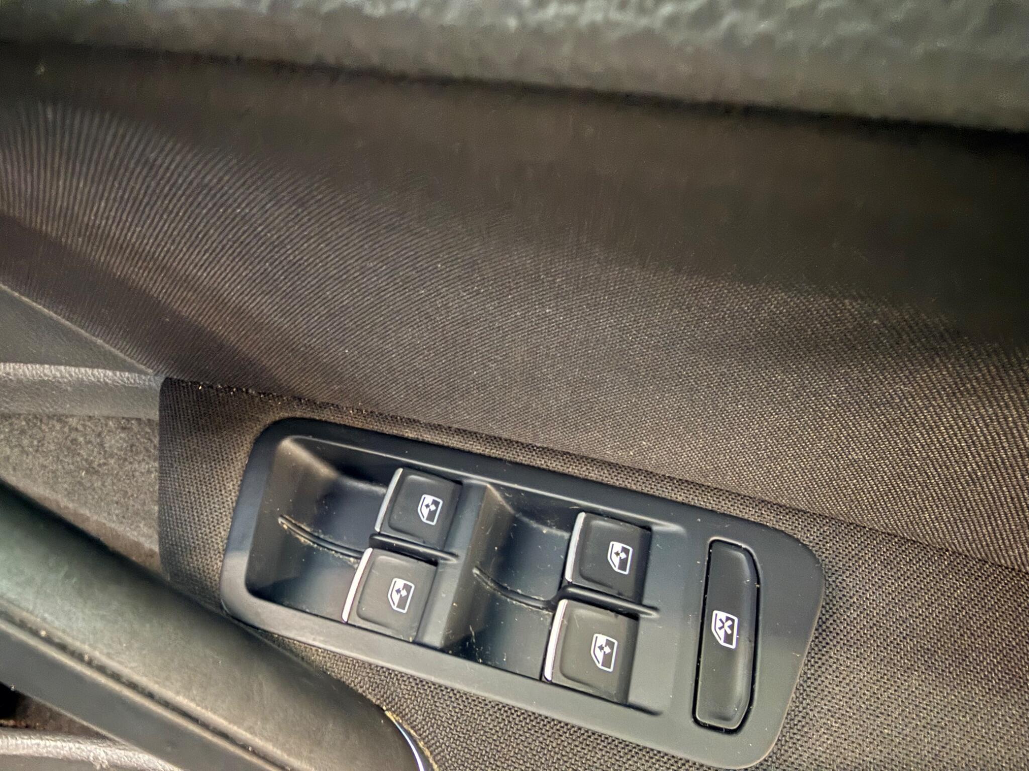 Volkswagen Golf view 31