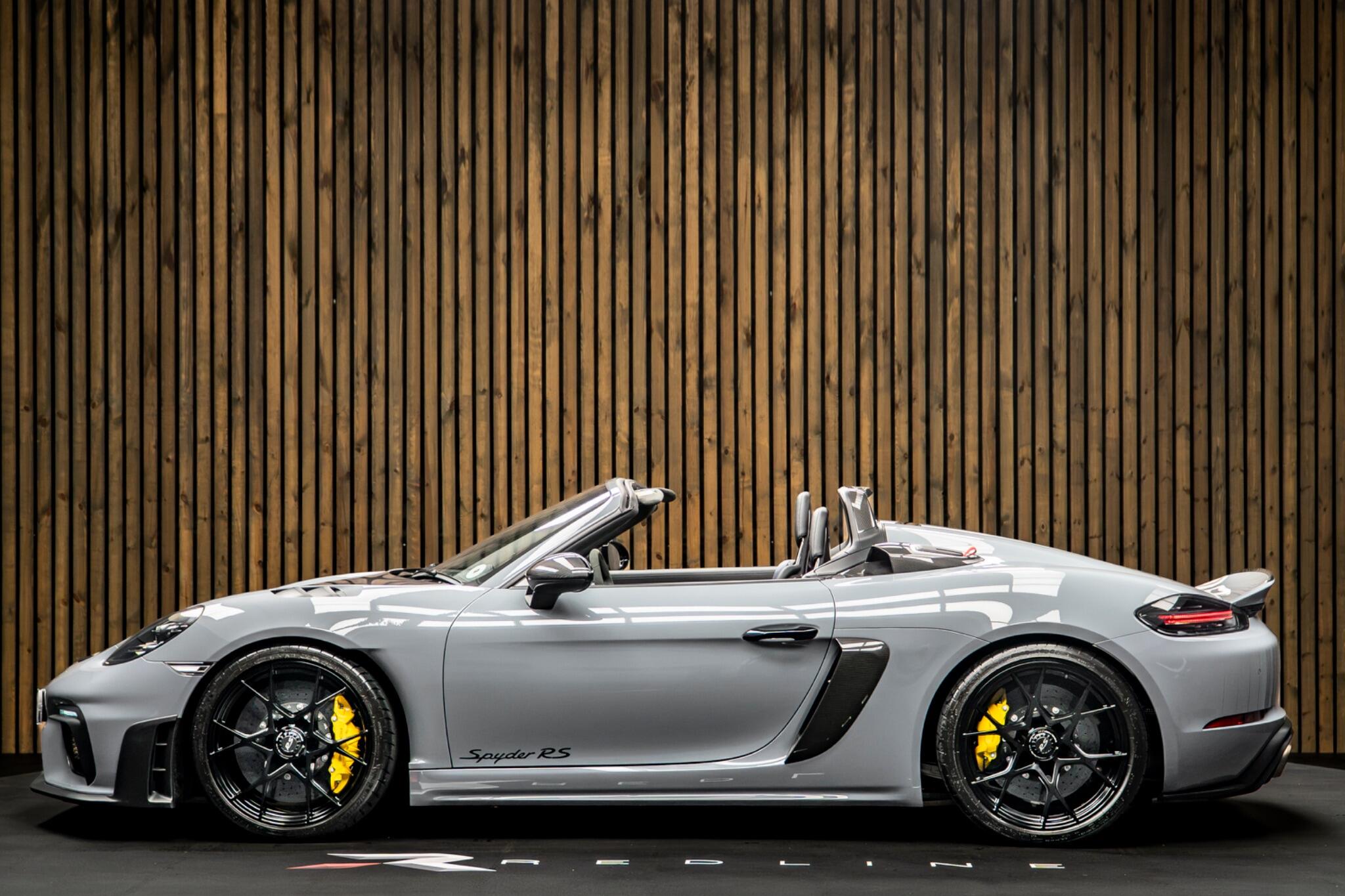 Porsche 718 Spyder view 7