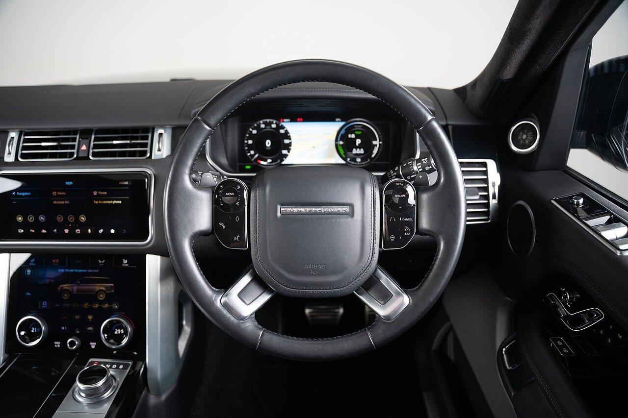 Land Rover Range Rover view 18