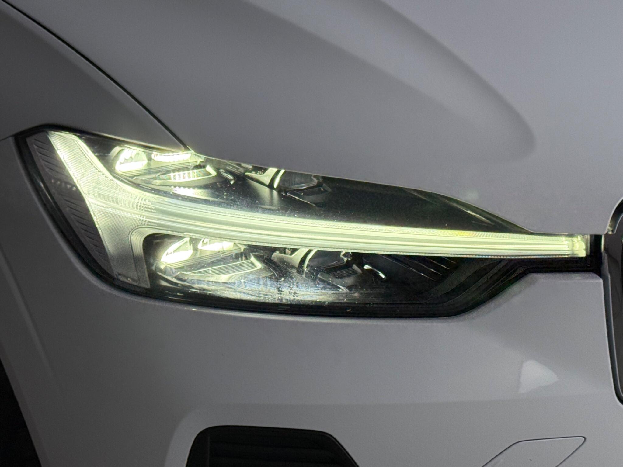 Volvo XC60 view 4