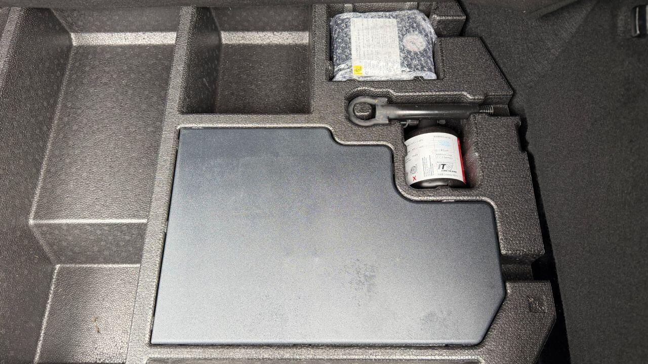 Toyota C-HR view 35