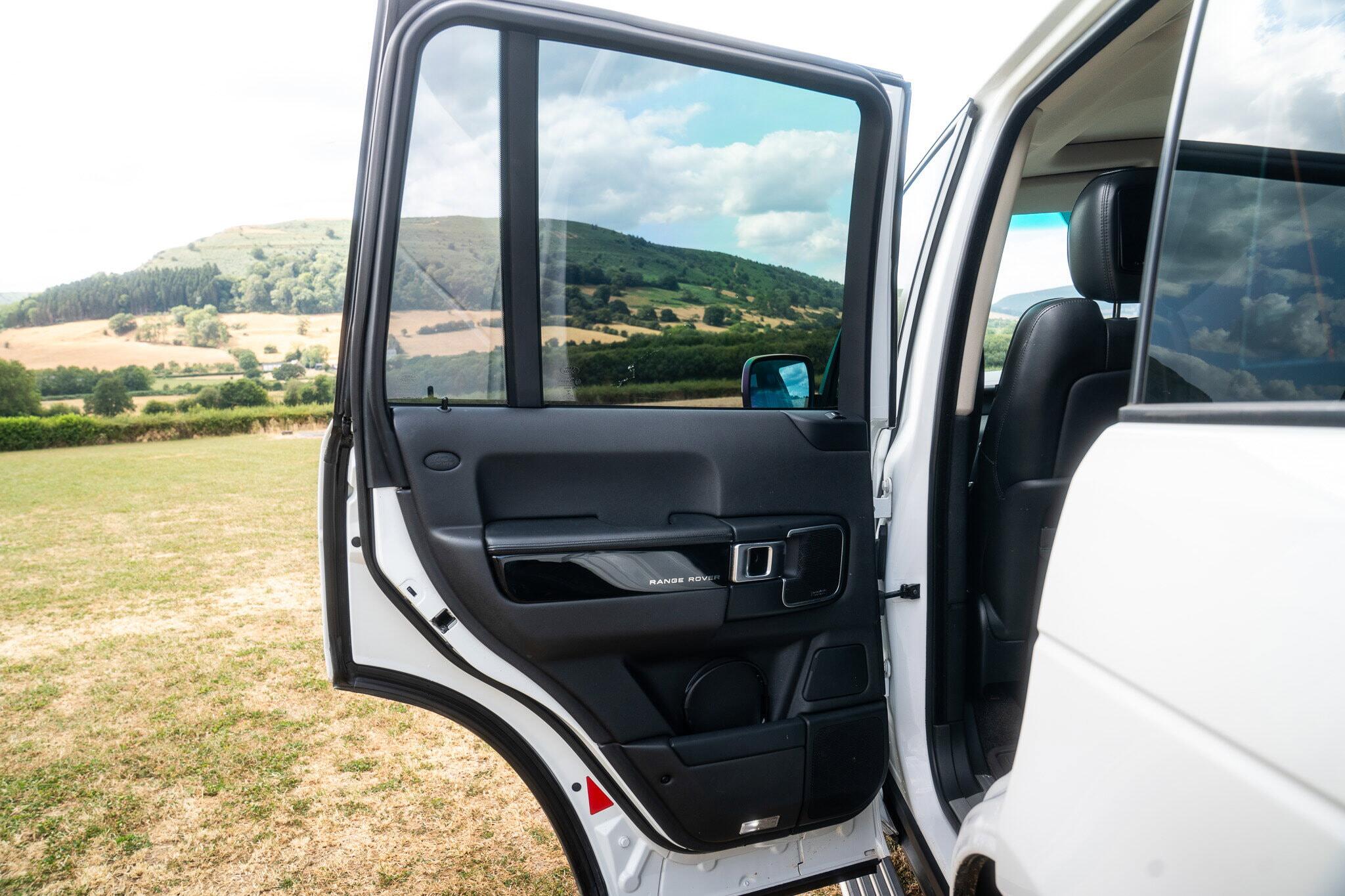 Land Rover Range Rover view 44