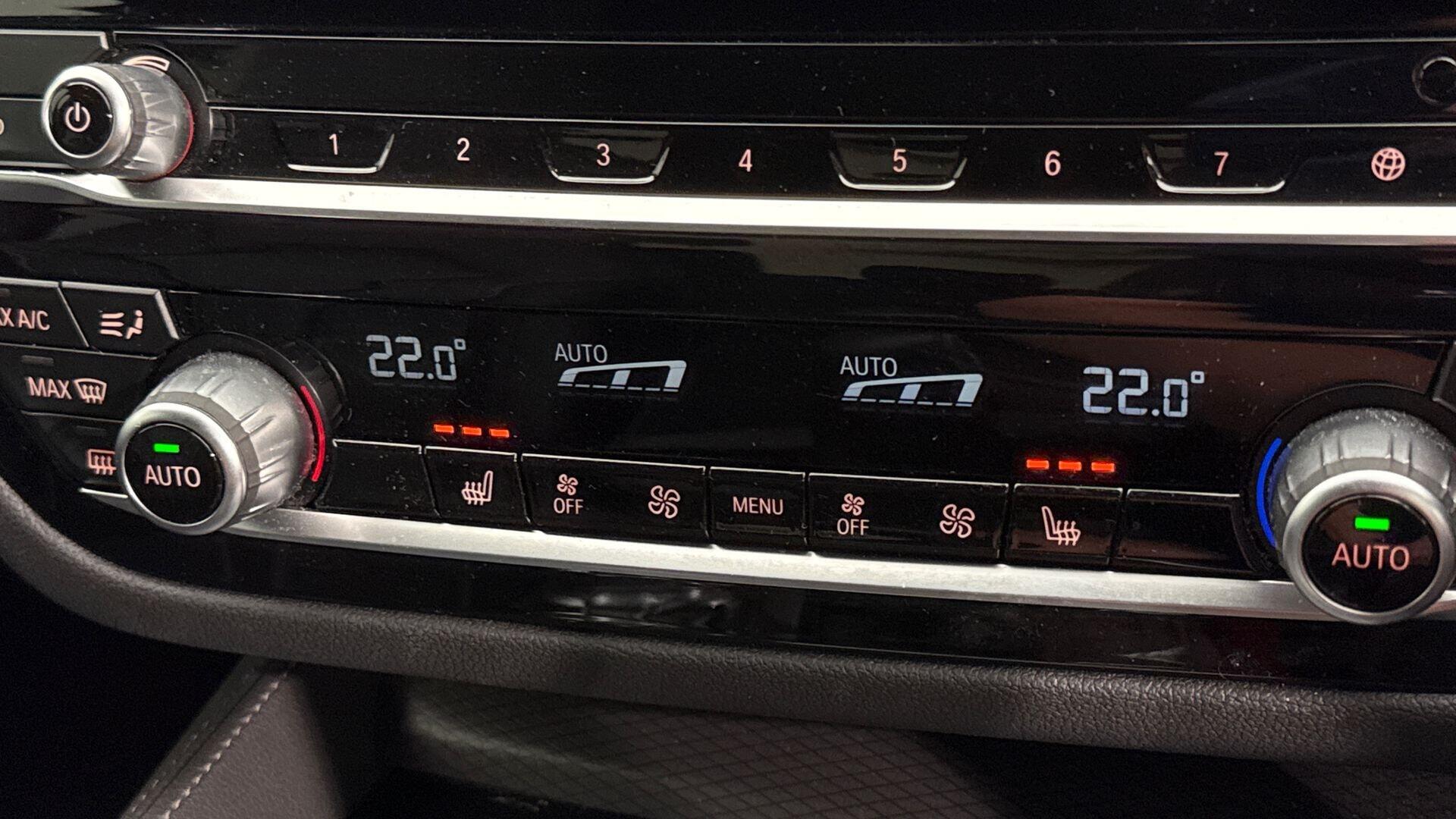 BMW 5 Series view 23