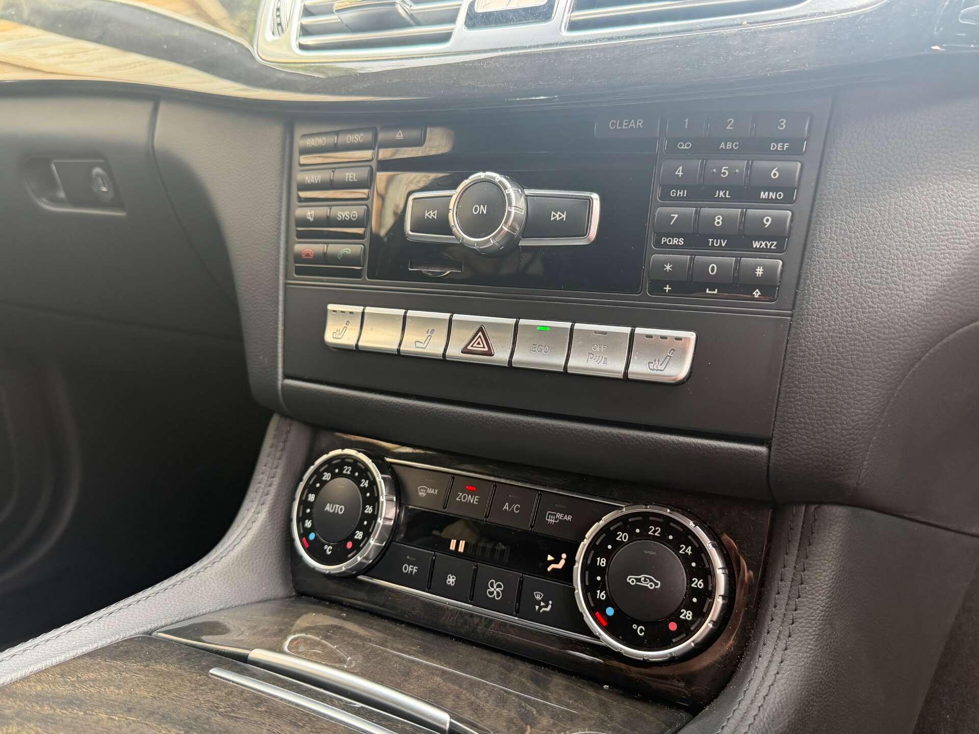 Mercedes-Benz CLS view 22