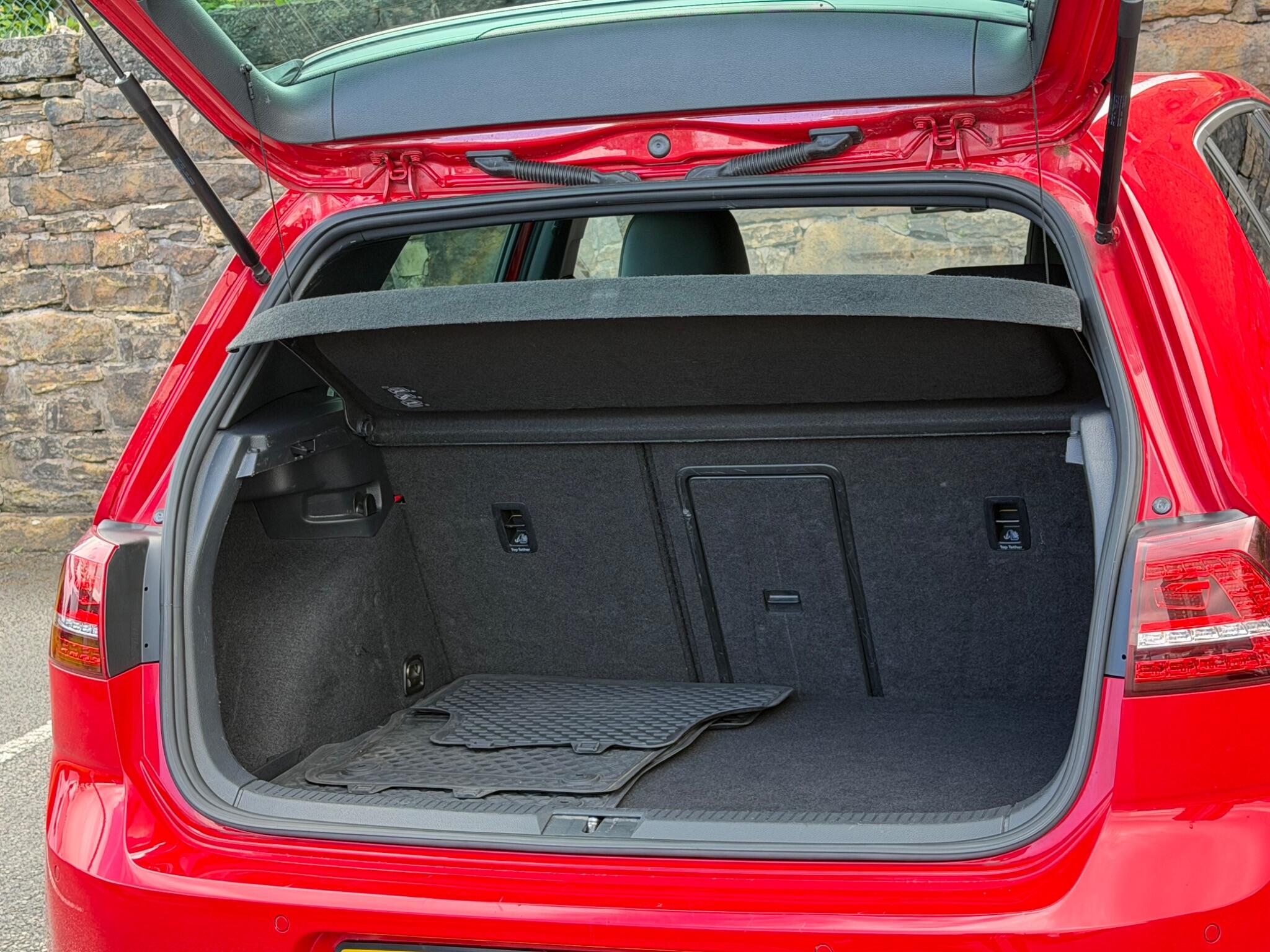 Volkswagen Golf view 19