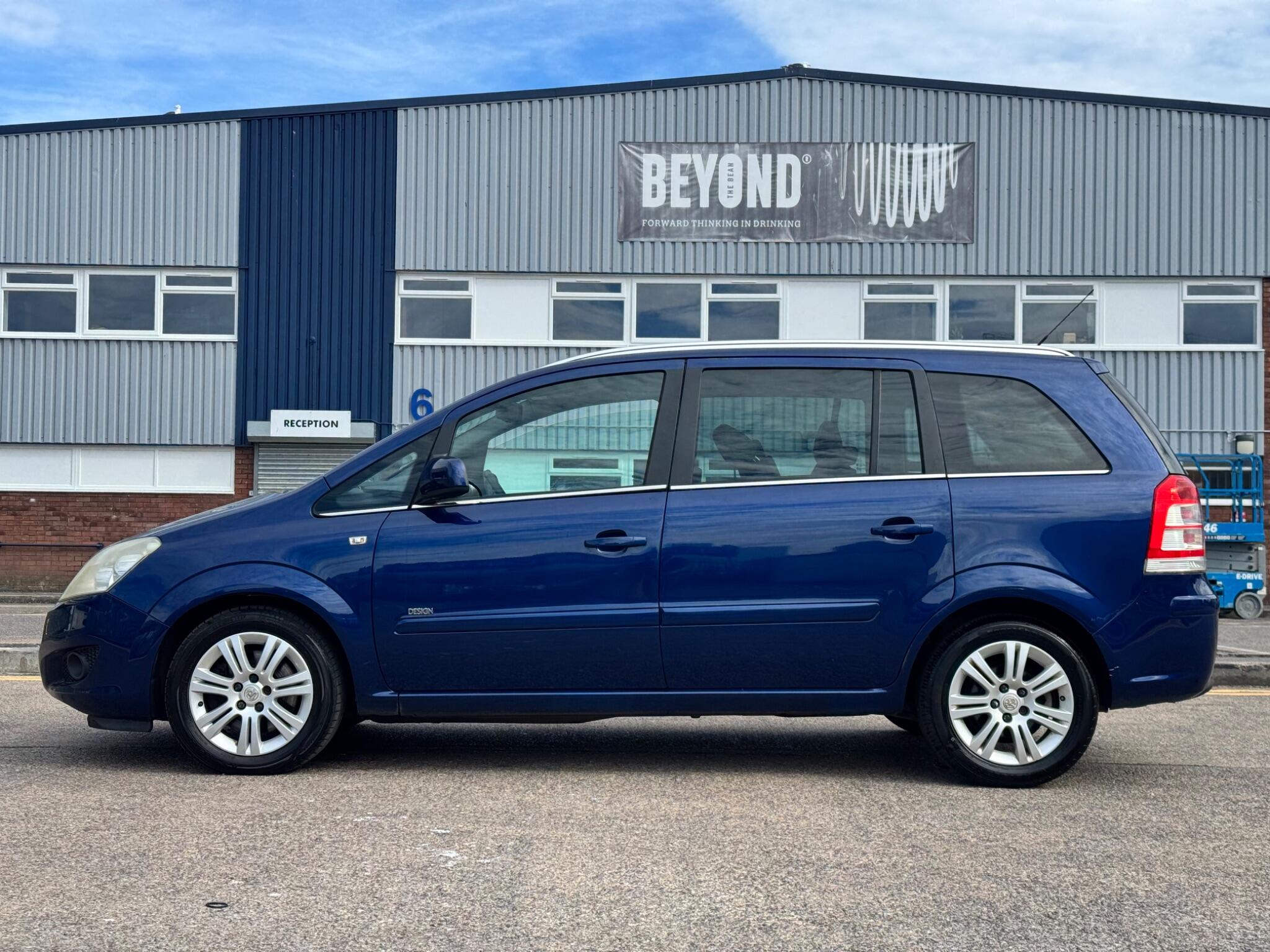 Vauxhall Zafira view 11
