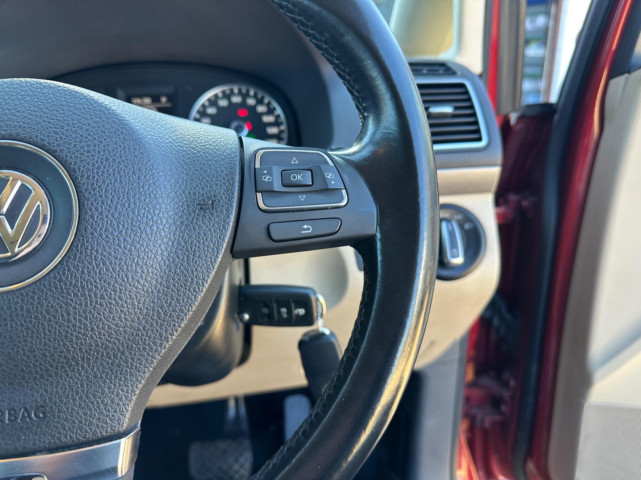 Volkswagen Touran view 12