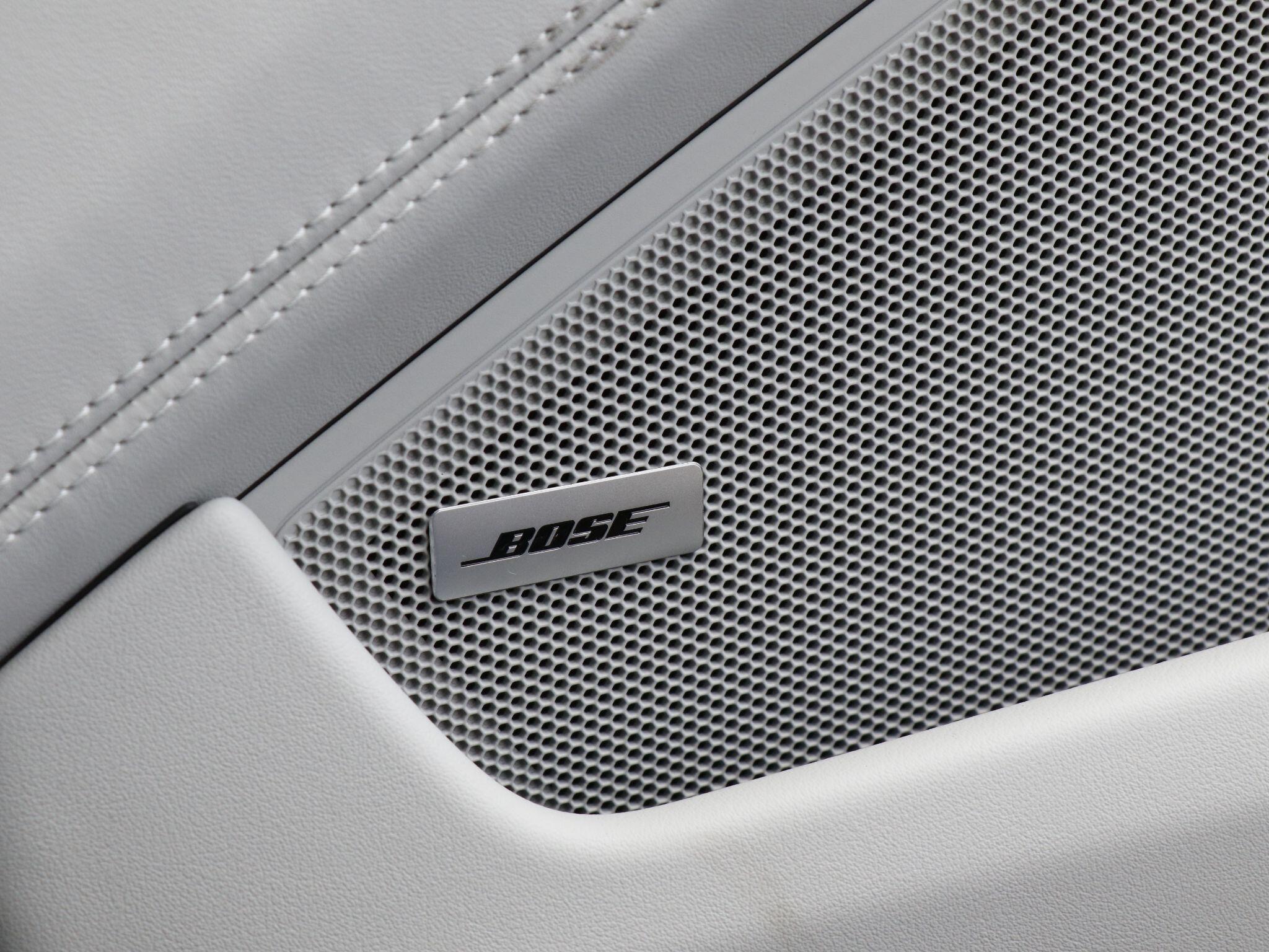 Porsche 911 view 22