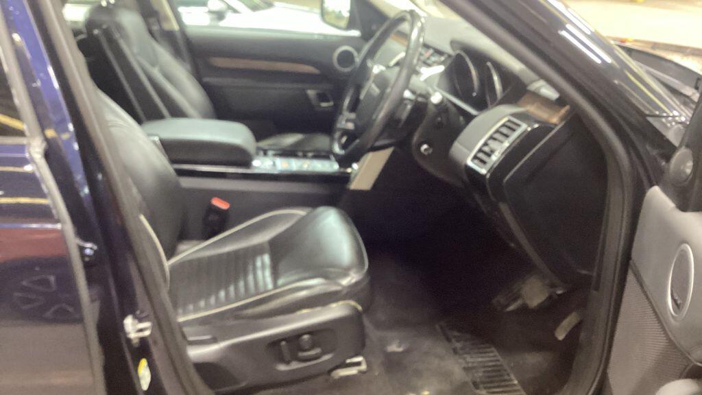 Land Rover Discovery 3 view 3