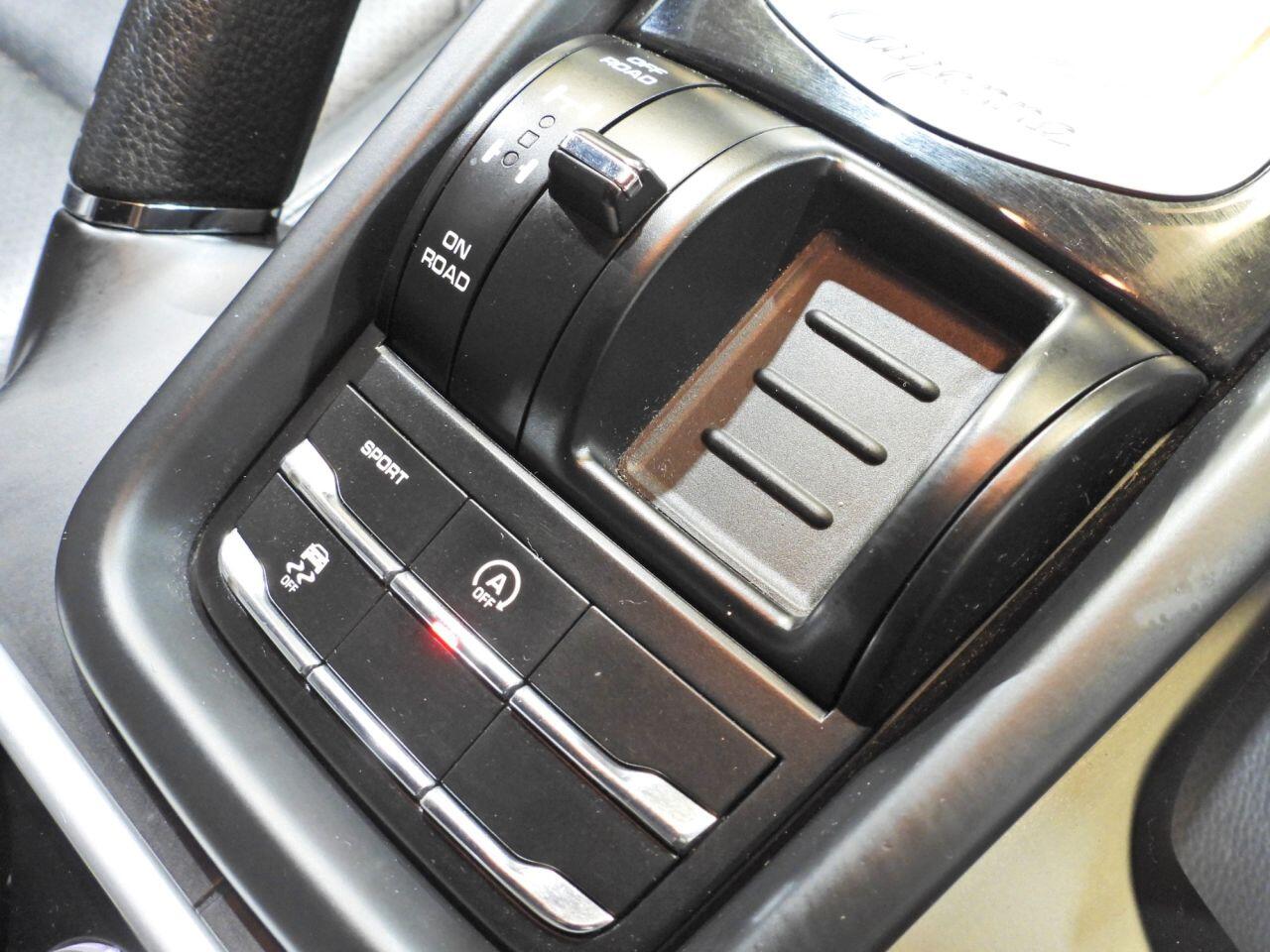 Porsche Cayenne view 39