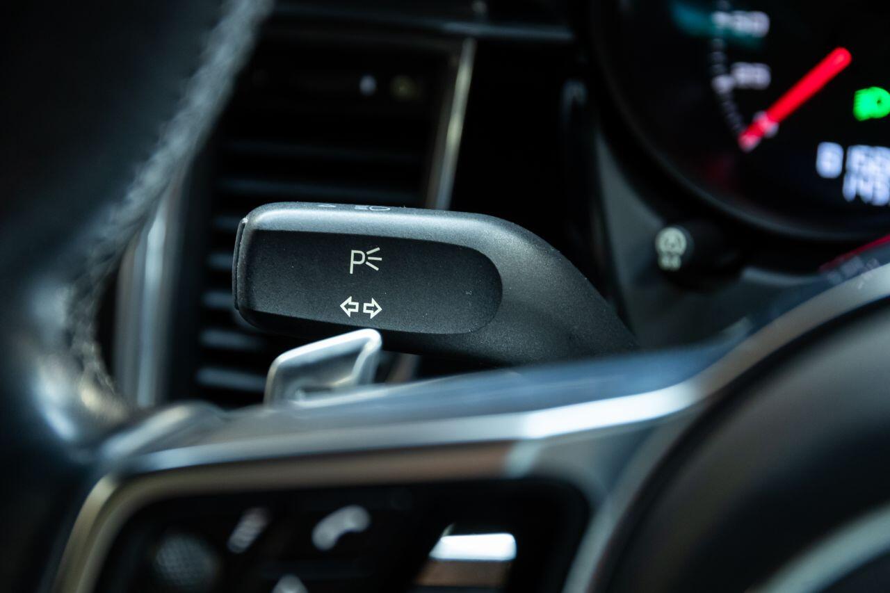 Porsche Macan view 39