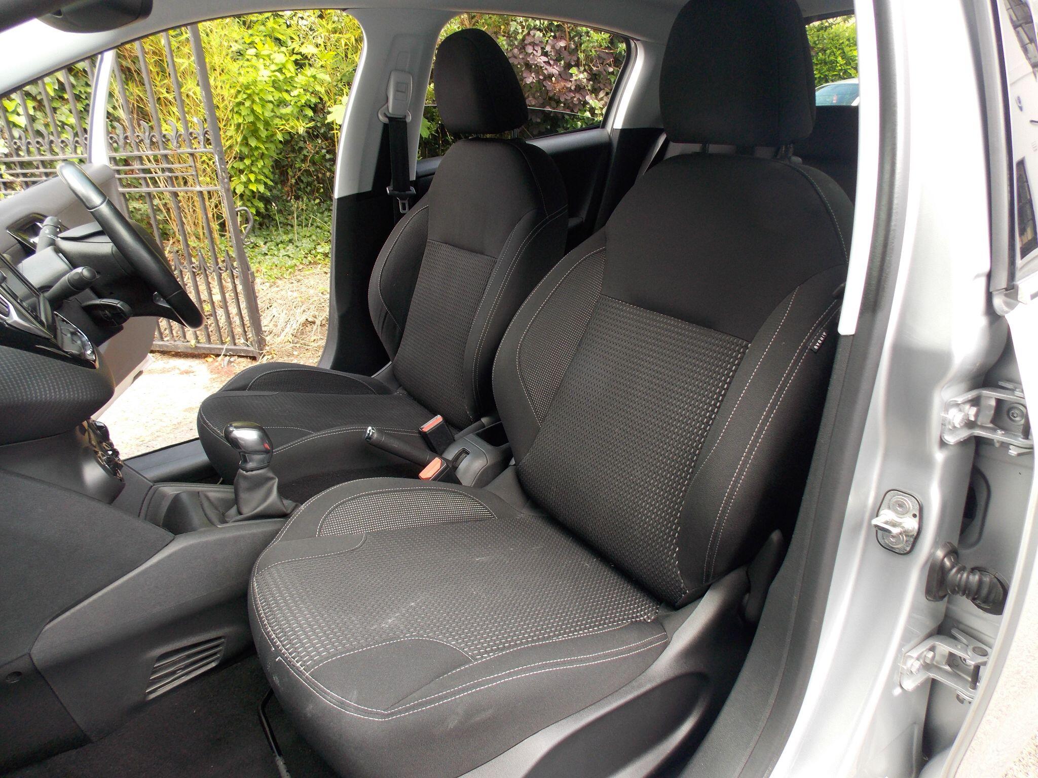 Peugeot 208 view 30