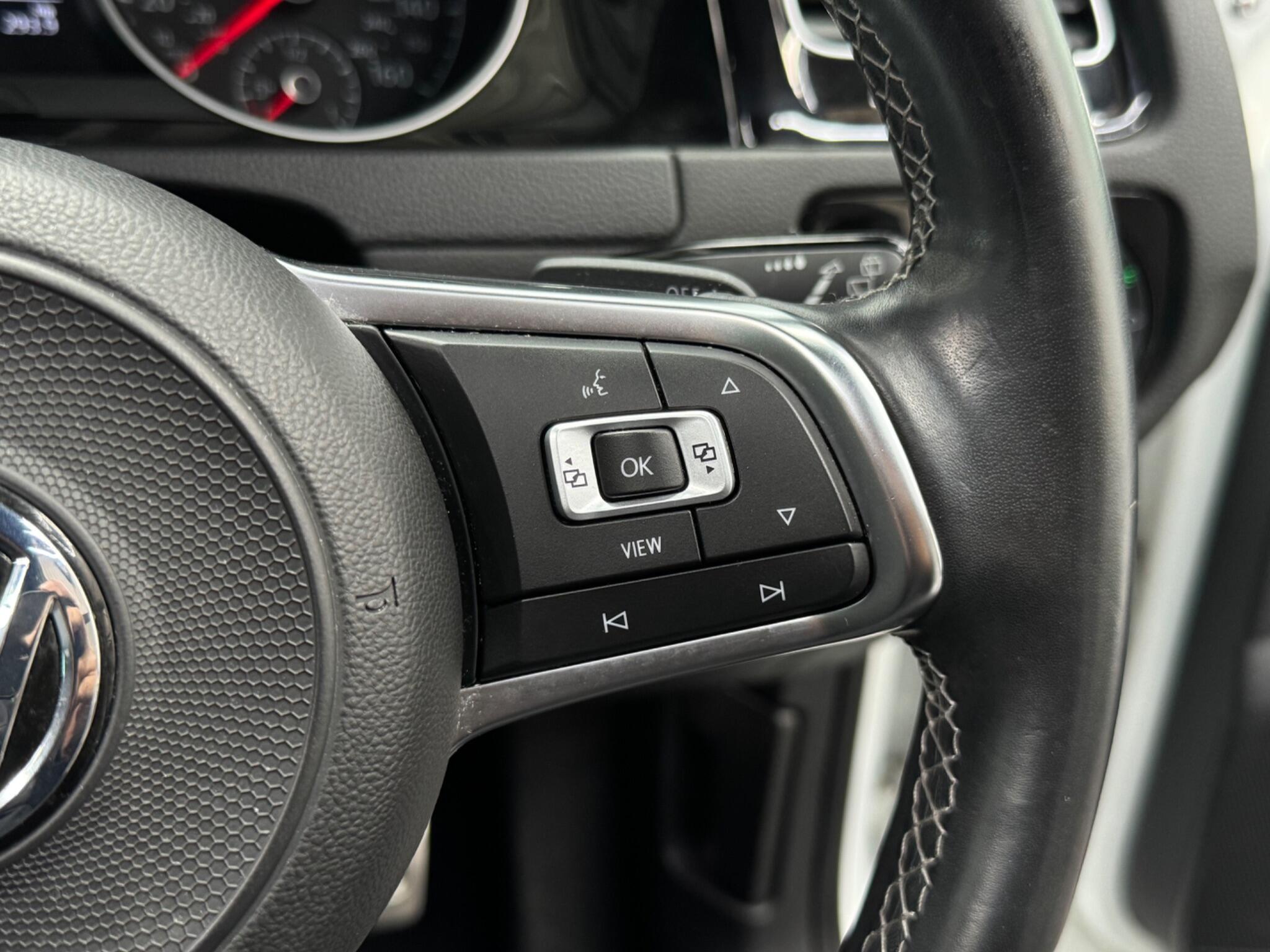 Volkswagen Golf view 34