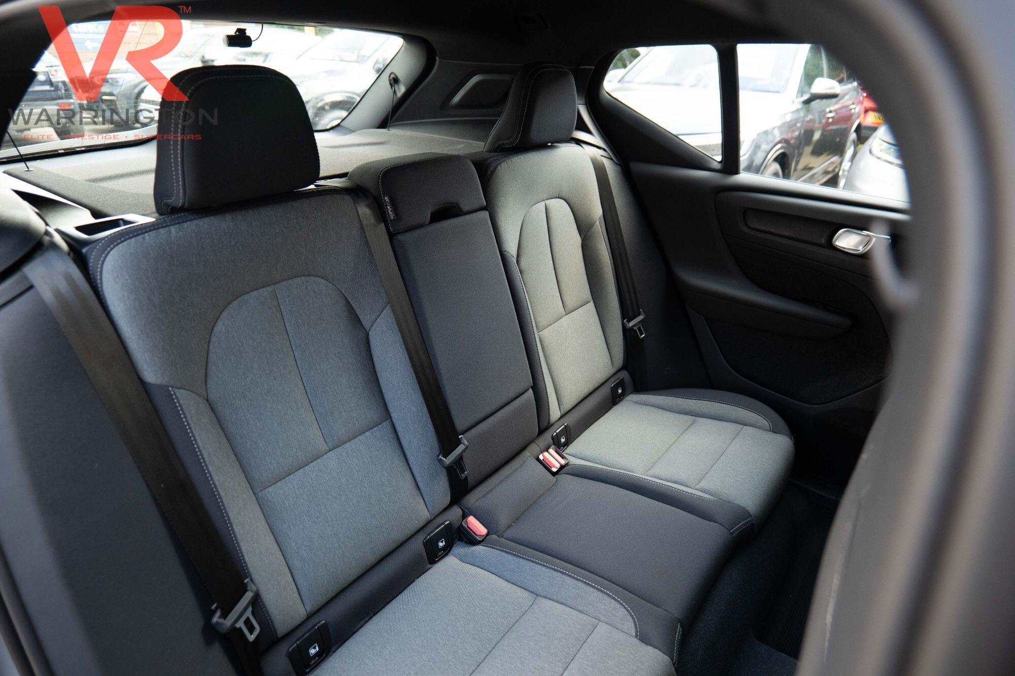 Volvo XC40 view 36