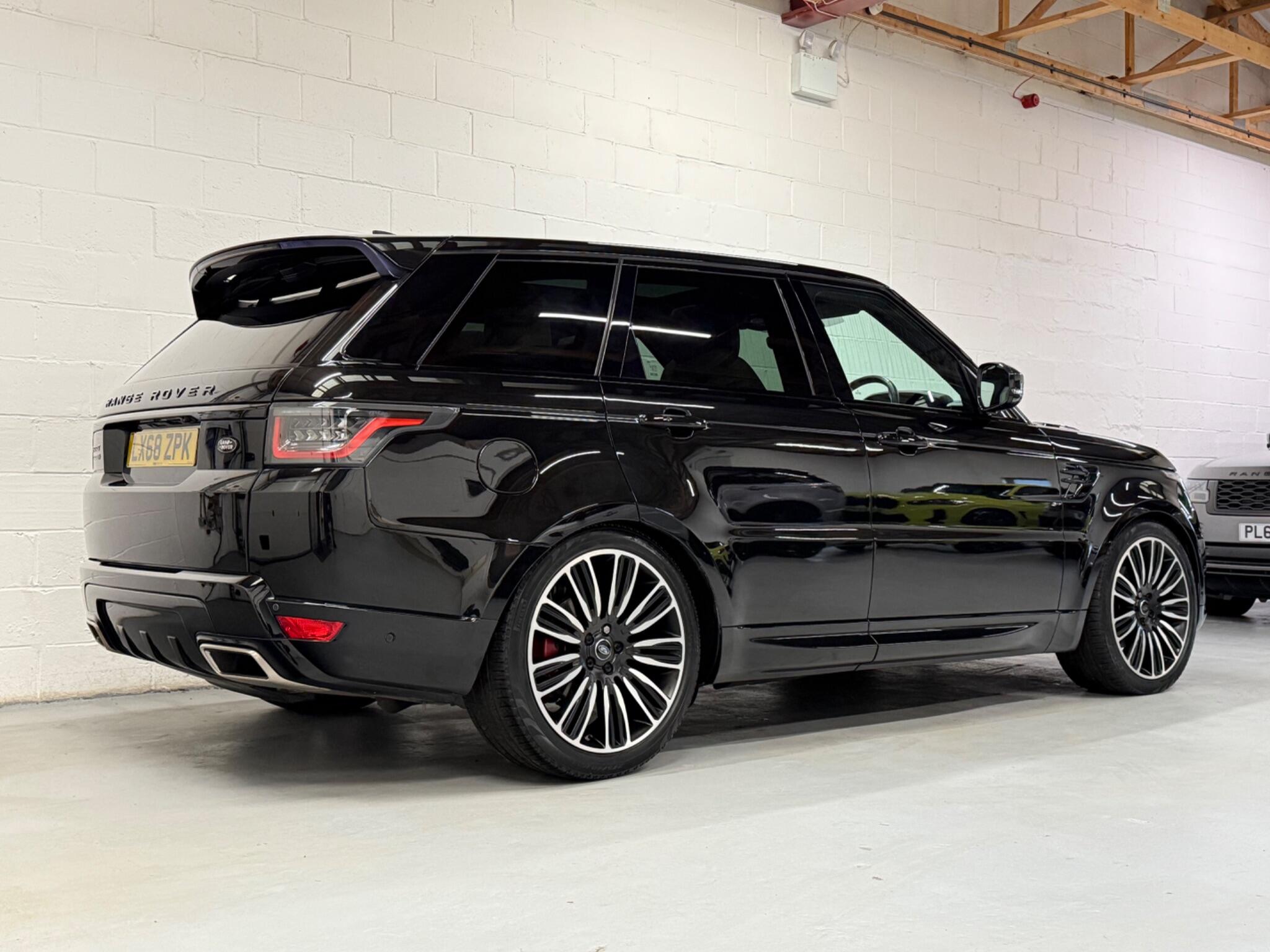 Land Rover Range Rover Sport view 2