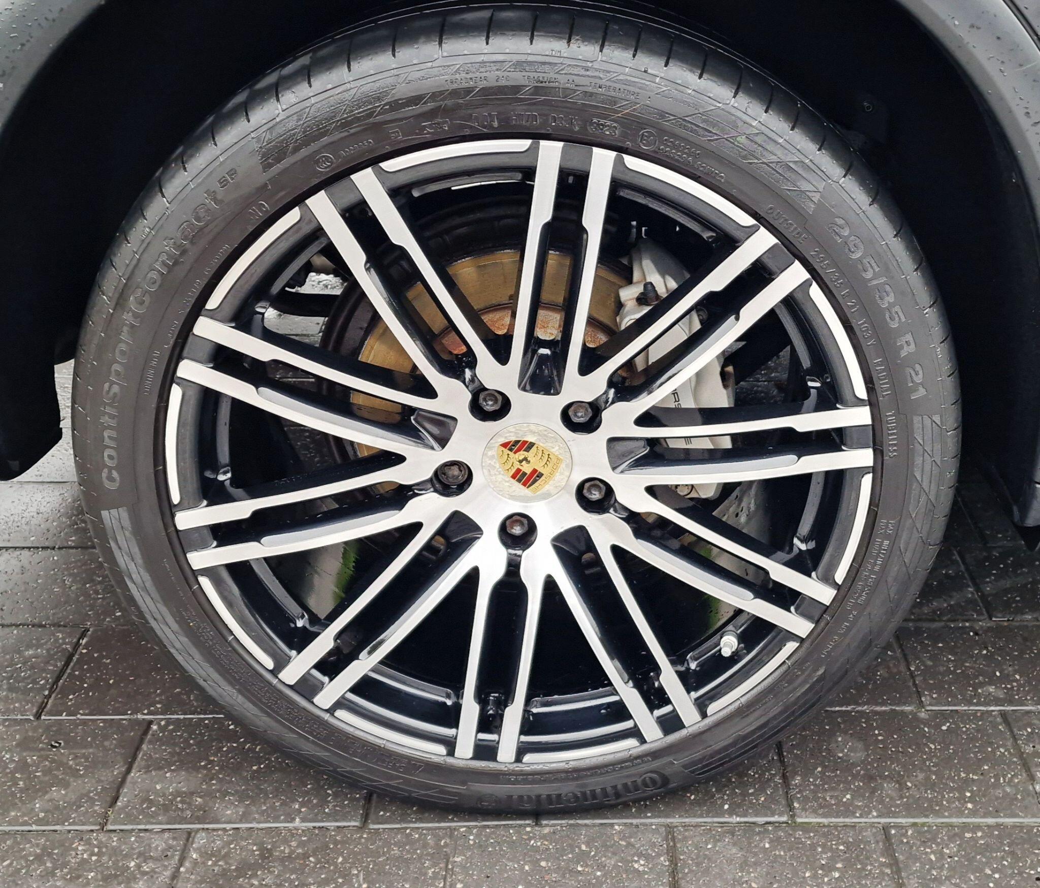 2016 Porsche Cayenne 4.2 TD V8 S TiptronicS 4WD Euro 6 (s/s) 5dr • 87,000 miles image 26