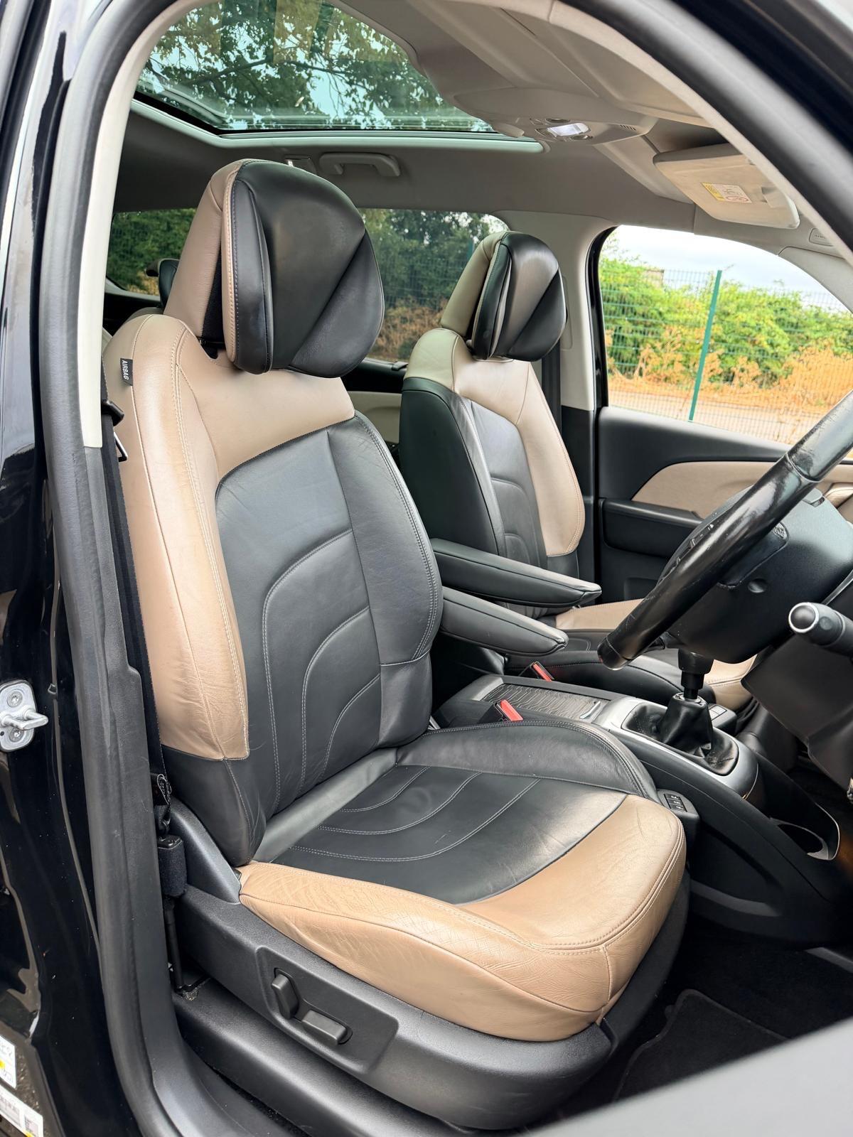 Citroen Grand C4 Picasso view 12