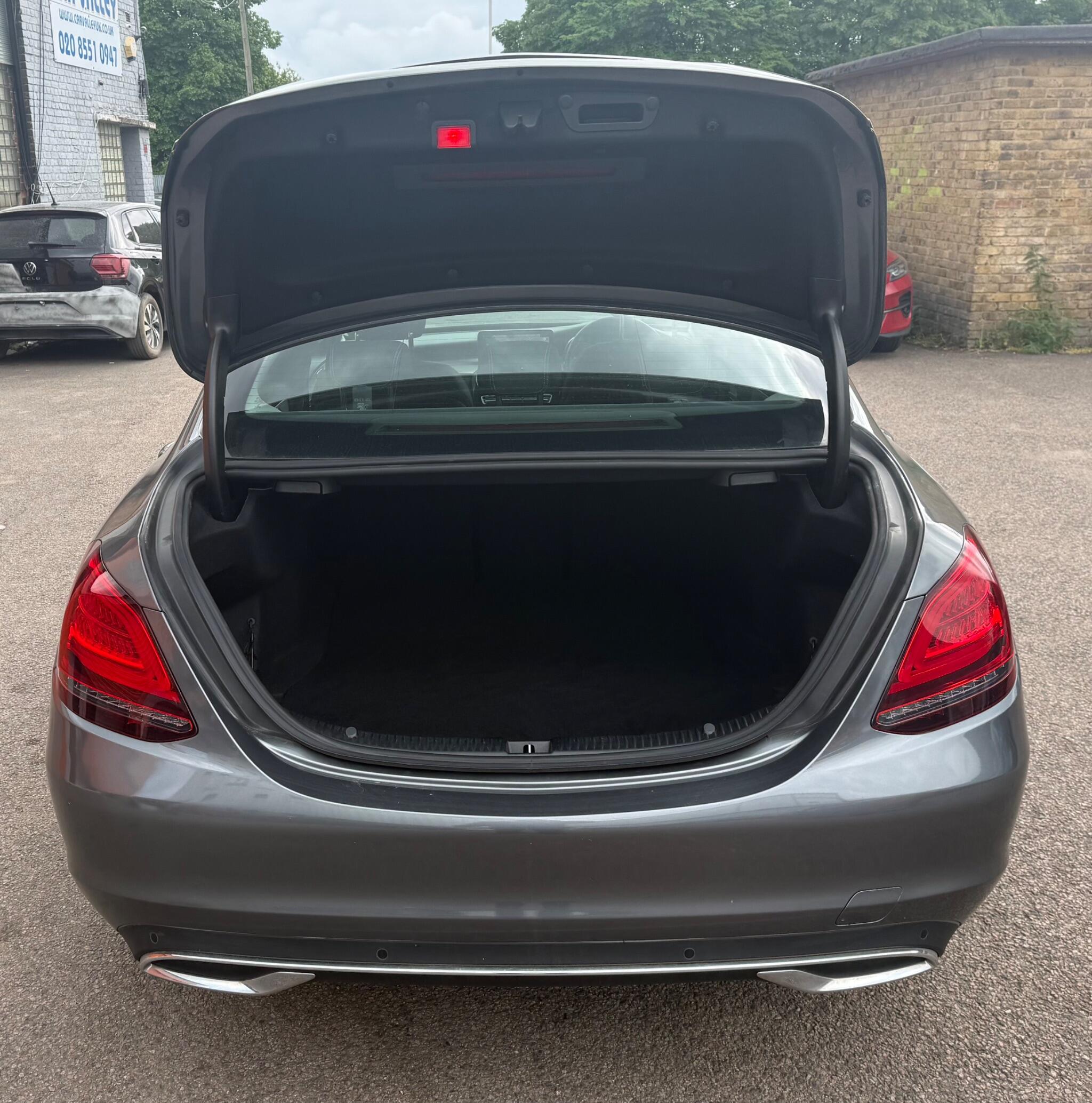 Mercedes-Benz C Class view 23