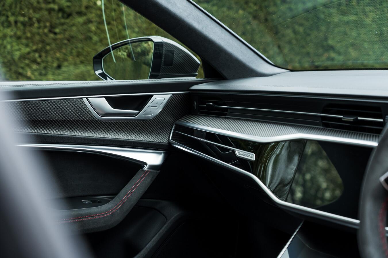 Audi RS6 Avant view 46