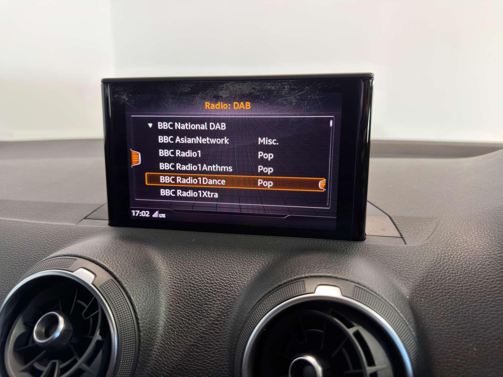 Audi Q2 view 41