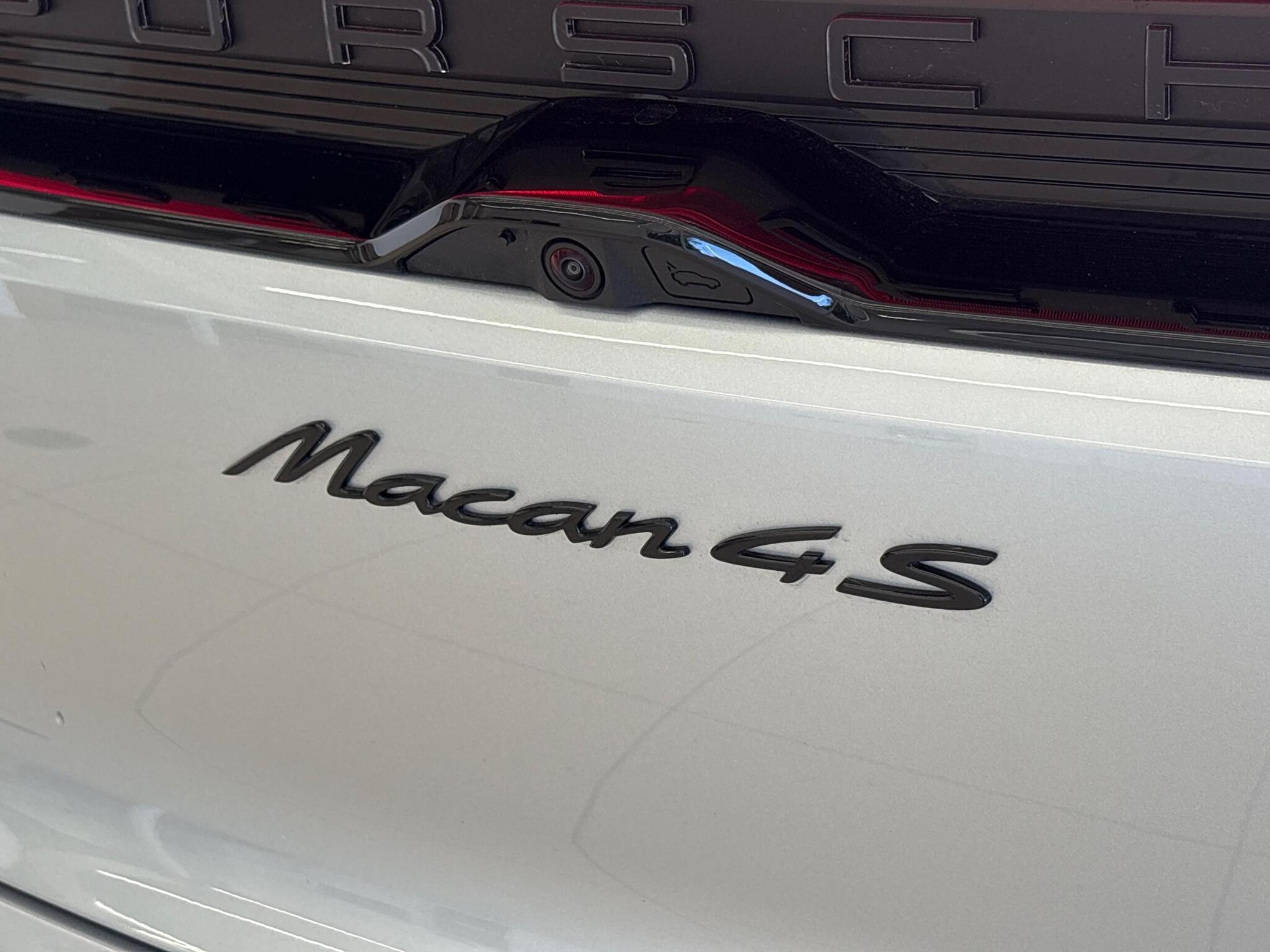 Porsche Macan view 50