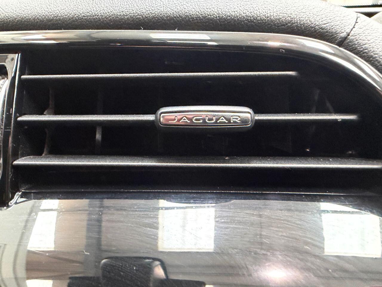 Jaguar F-Pace view 12