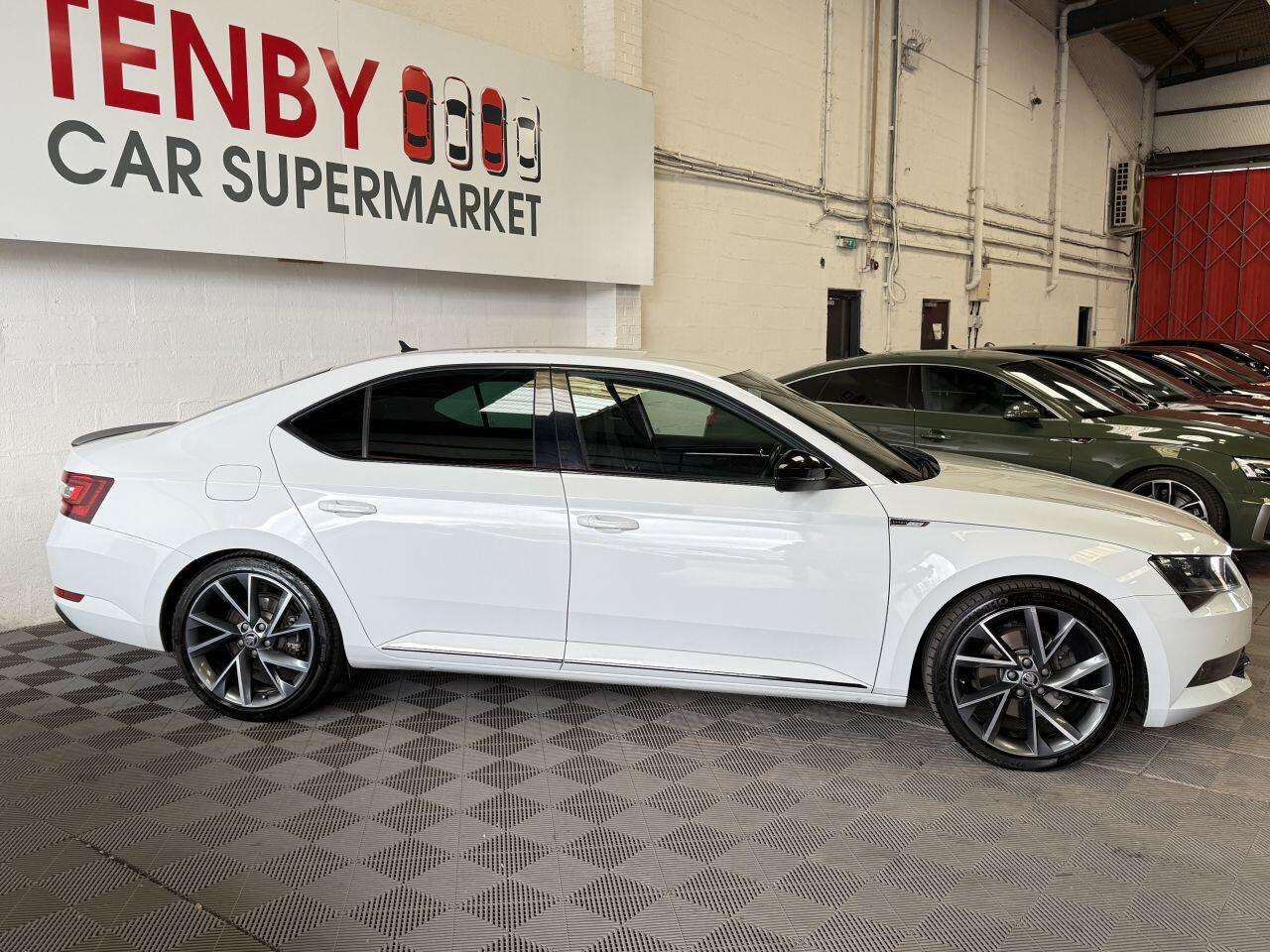 Skoda Superb view 11