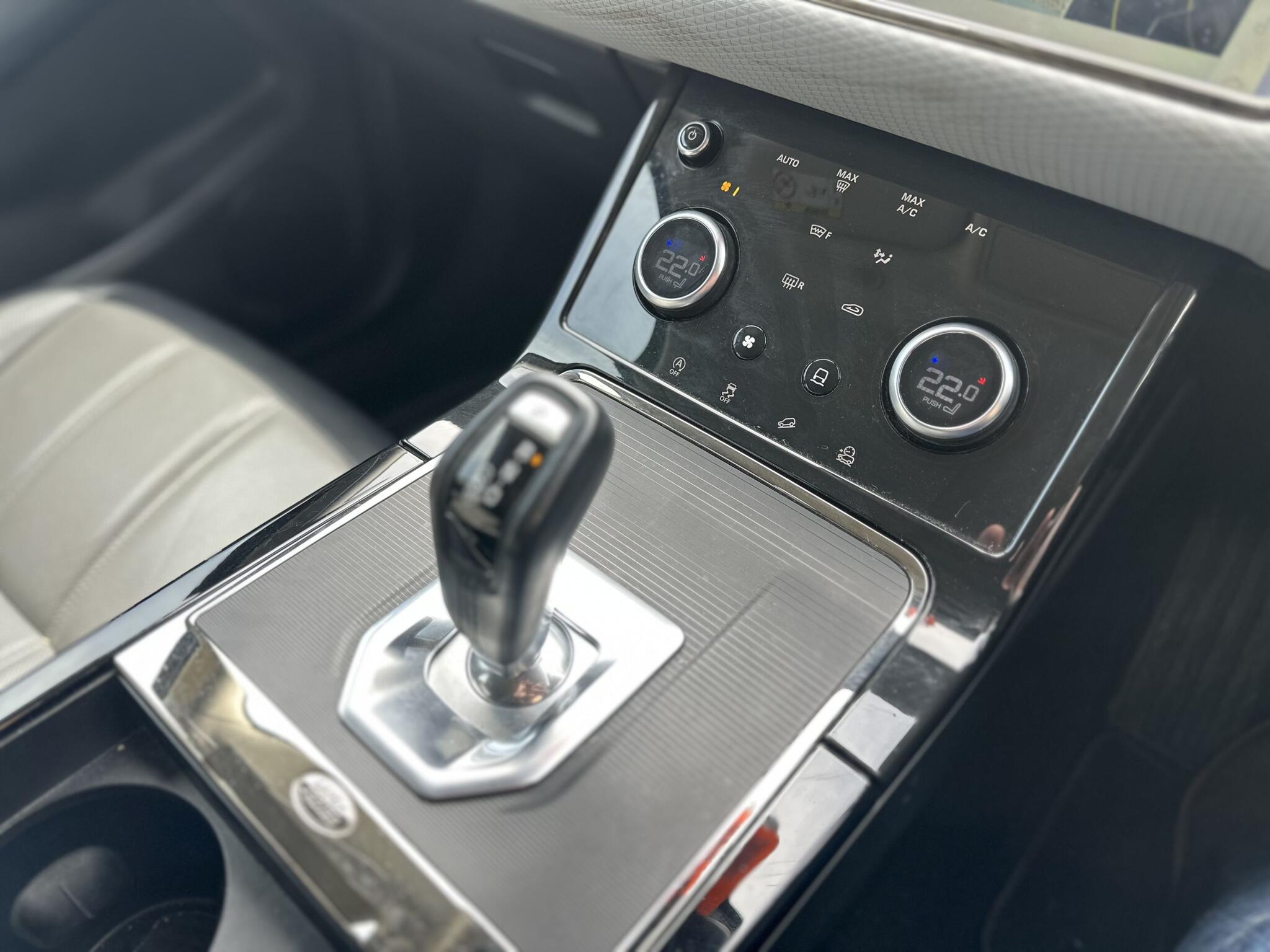 Land Rover Range Rover Evoque view 15