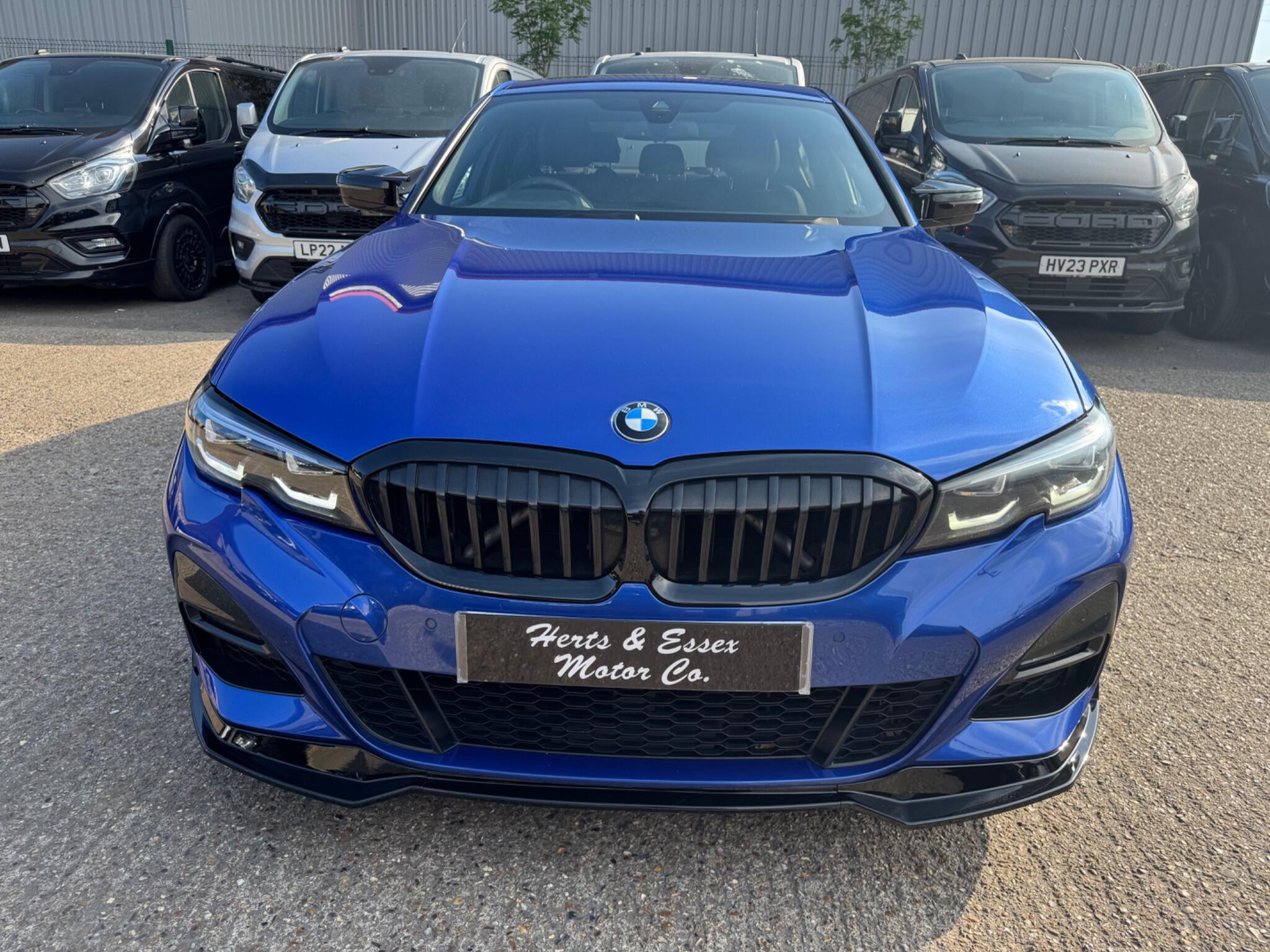 BMW 3 Series view 4