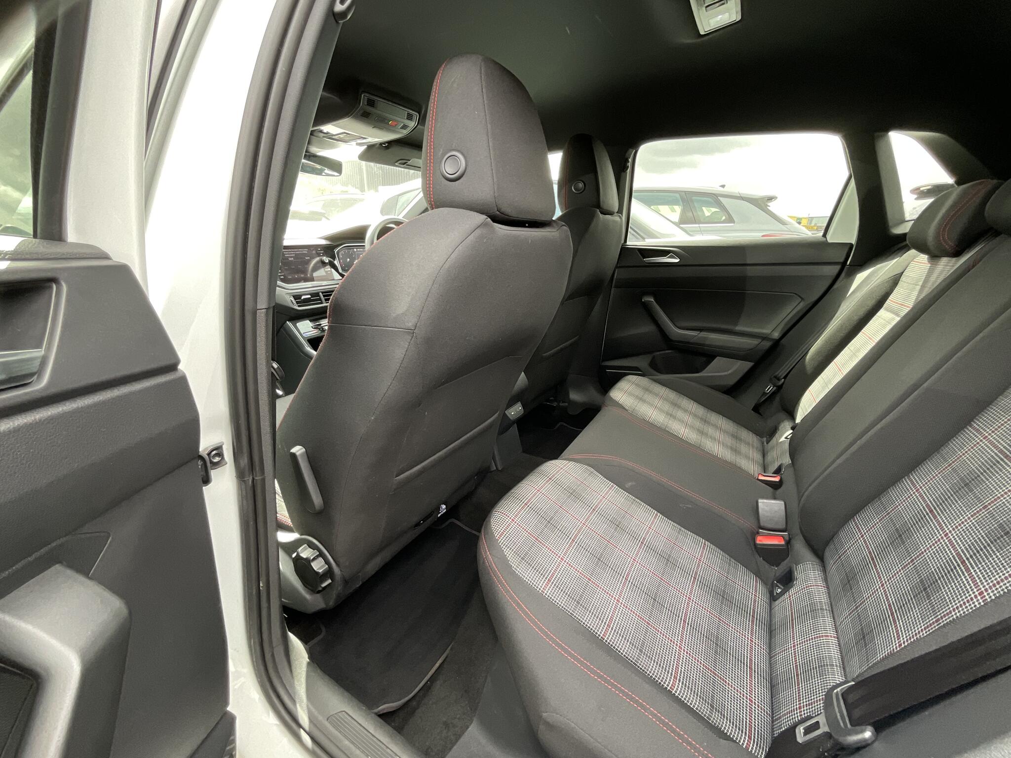 Volkswagen Polo view 13