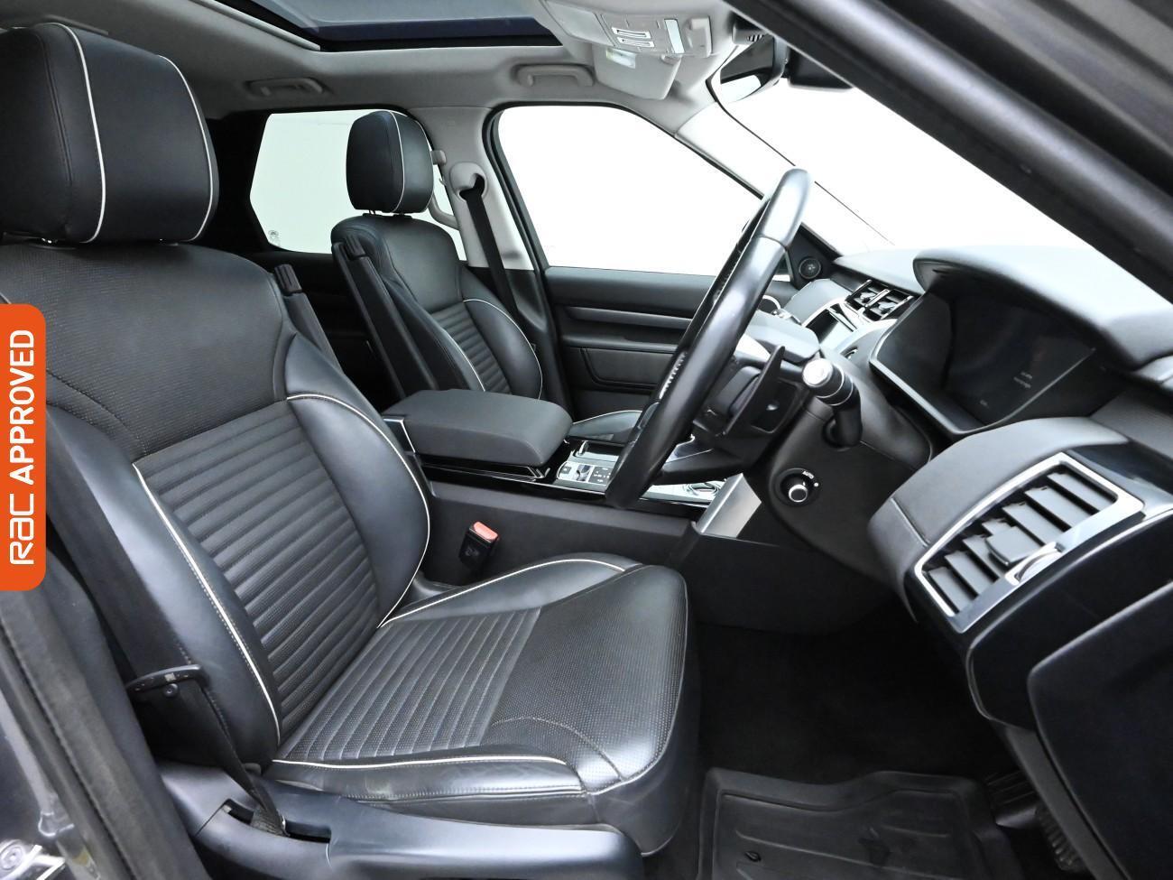 Land Rover Discovery view 11