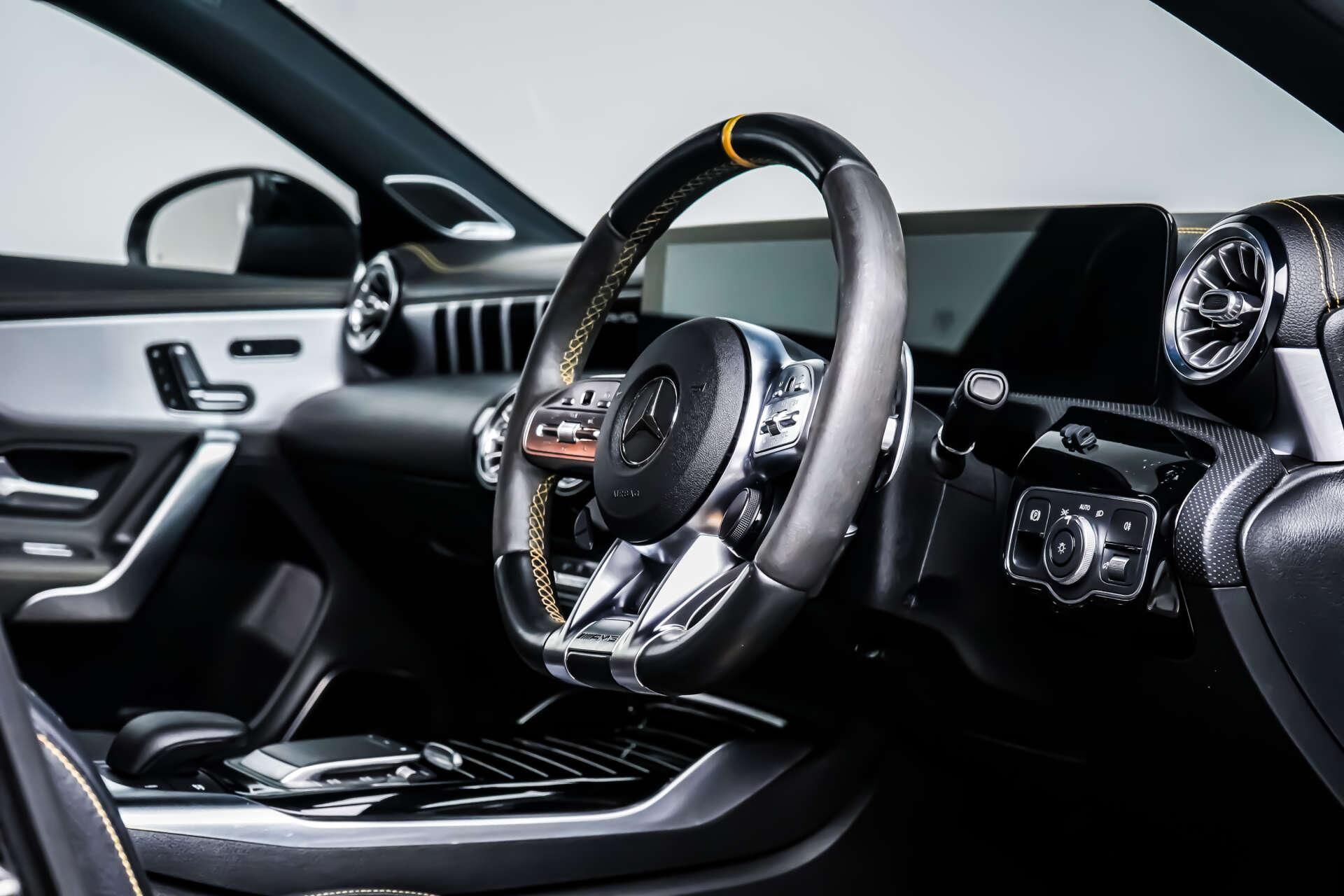Mercedes-Benz Cla view 10