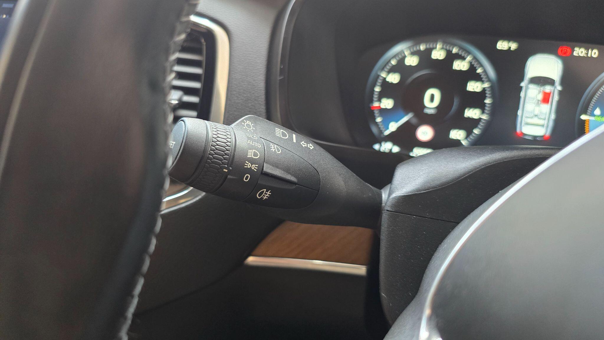 Volvo XC90 view 7