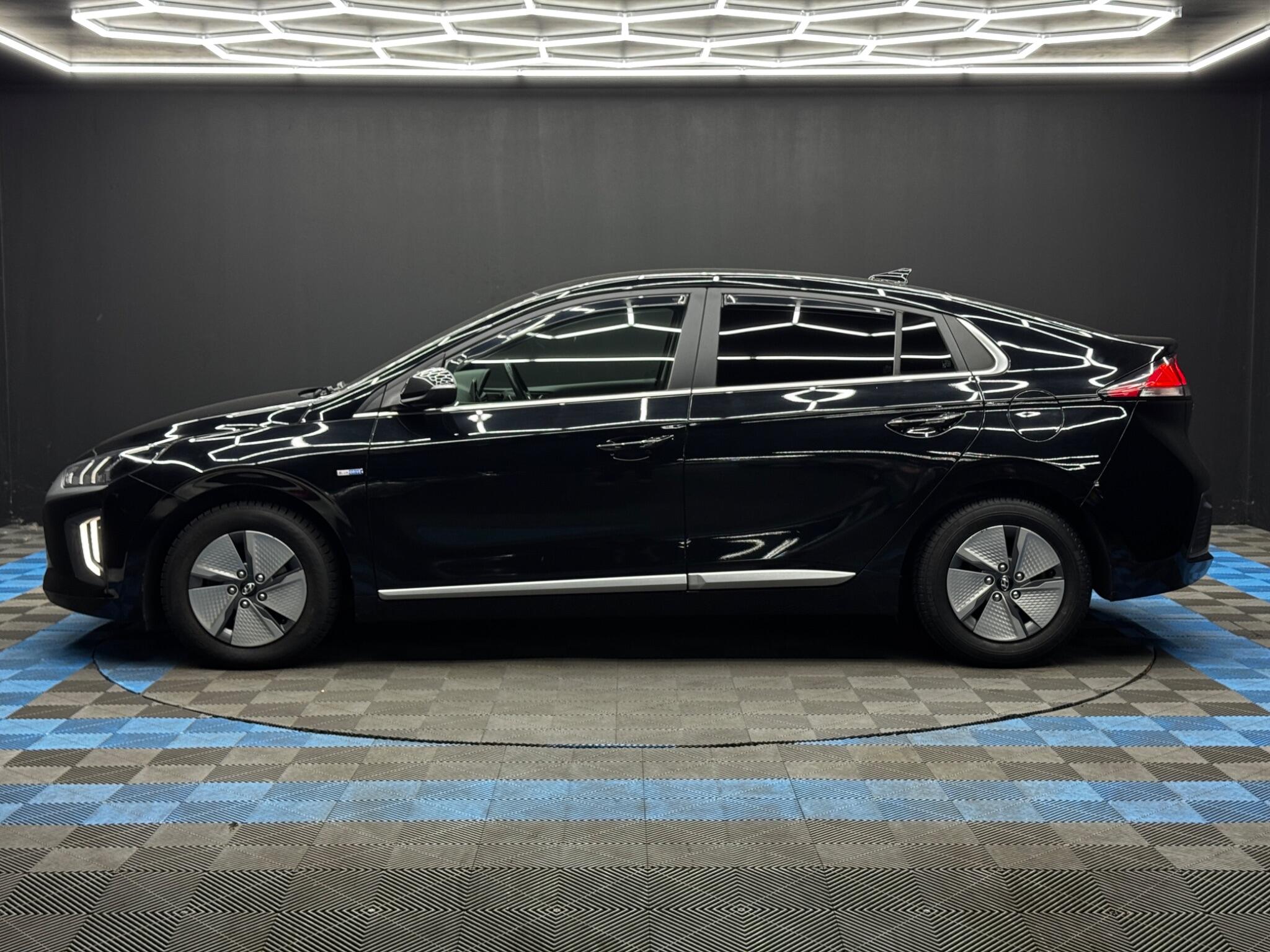 Hyundai Ioniq view 8